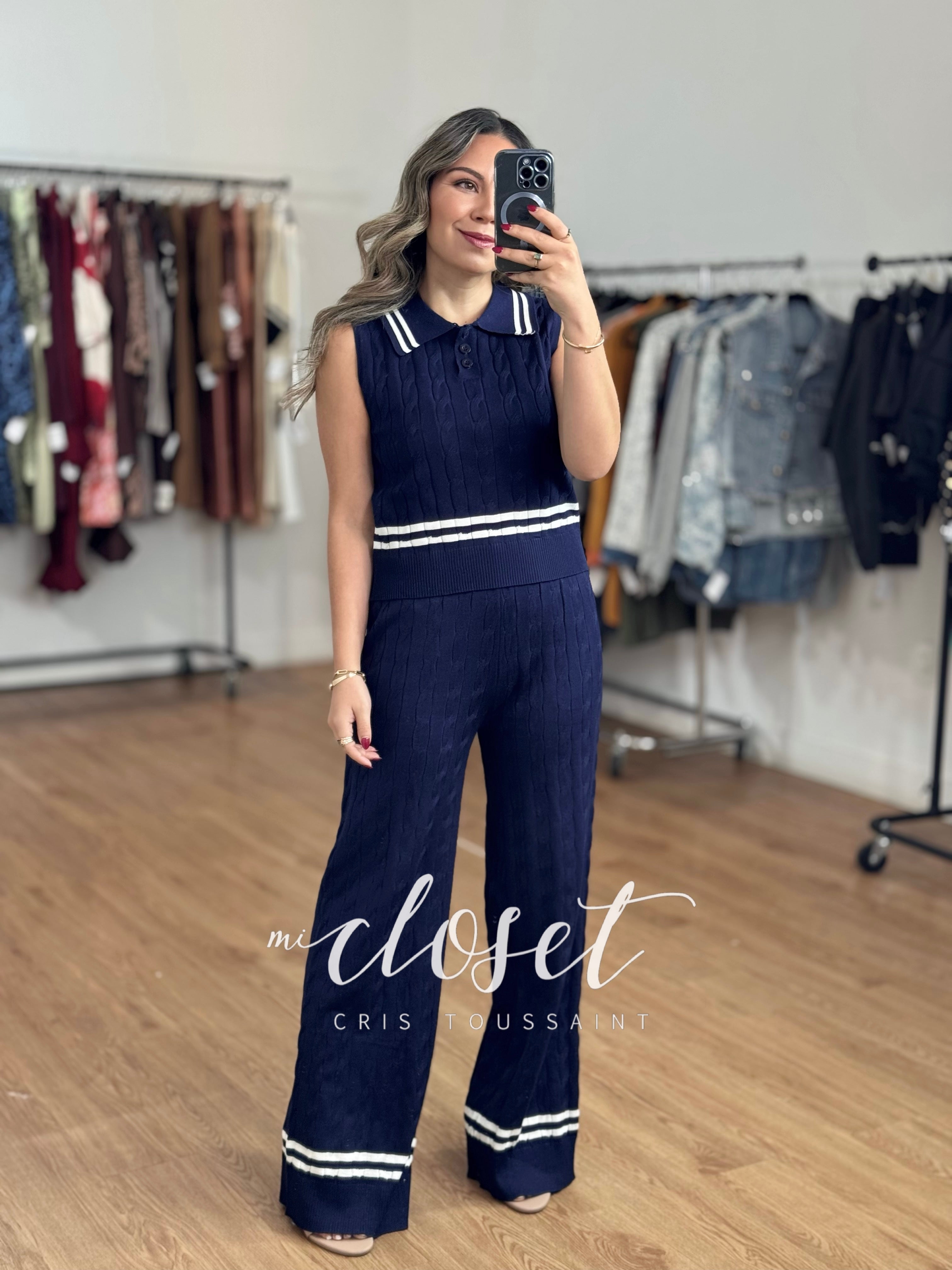 CONJUNTO CON TEXTURA DE TRENZA Y LÍNEAS BLANCAS