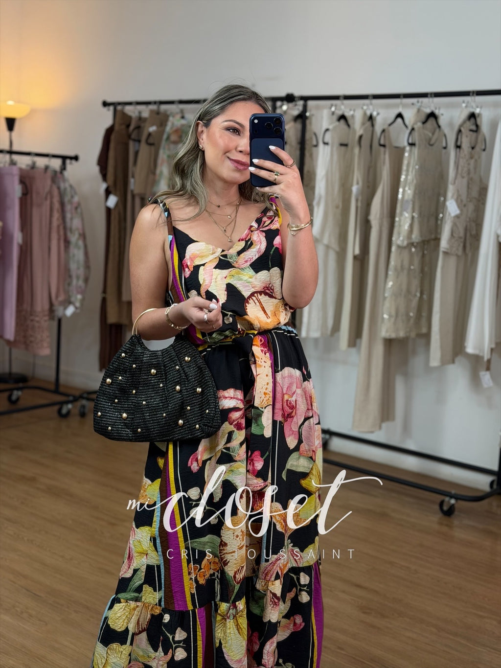 VESTIDO LIGERO CON CINTA AJUSTABLE EN CINTURA Y DETALLE EN TIRANTES