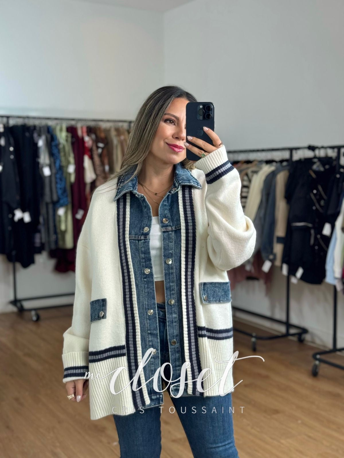 SWEATER CON DETALLE DE MEZCLILLA EN SOLAPA