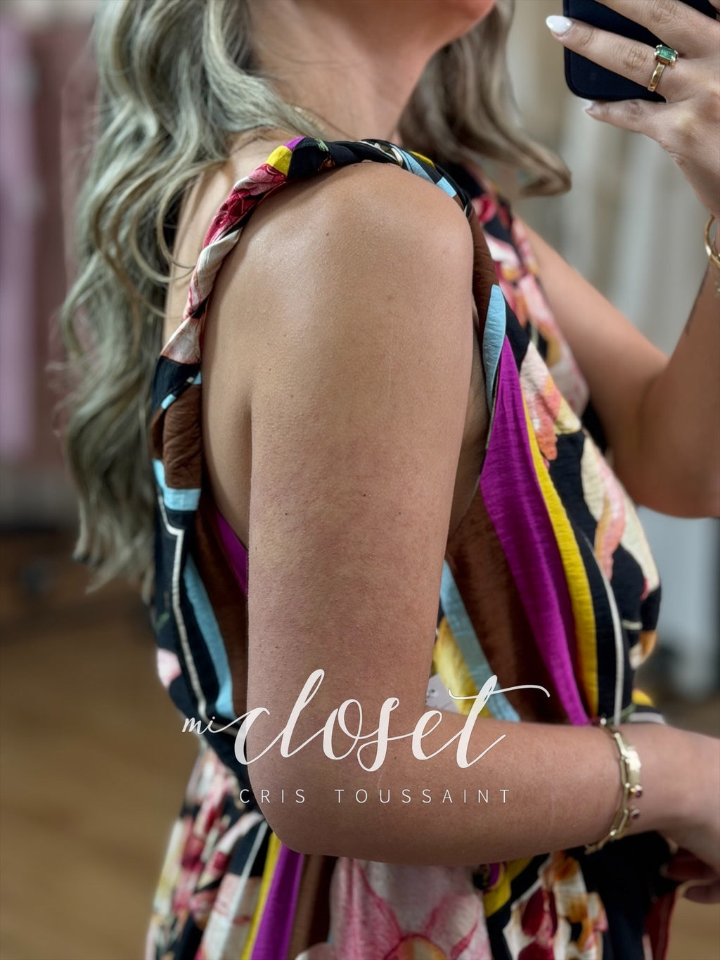 VESTIDO LIGERO CON CINTA AJUSTABLE EN CINTURA Y DETALLE EN TIRANTES