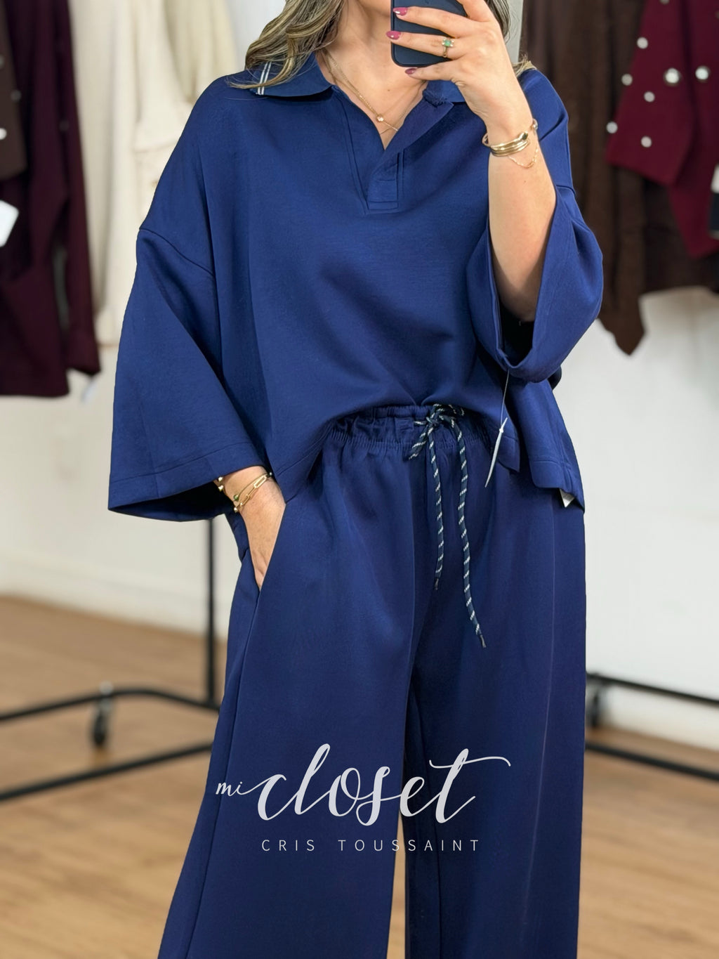CONJUNTO SEMI GRUESO OVERSIZED DE PANTS Y TEESHIRT CON CUELLO POLO Y MANGA 3/4