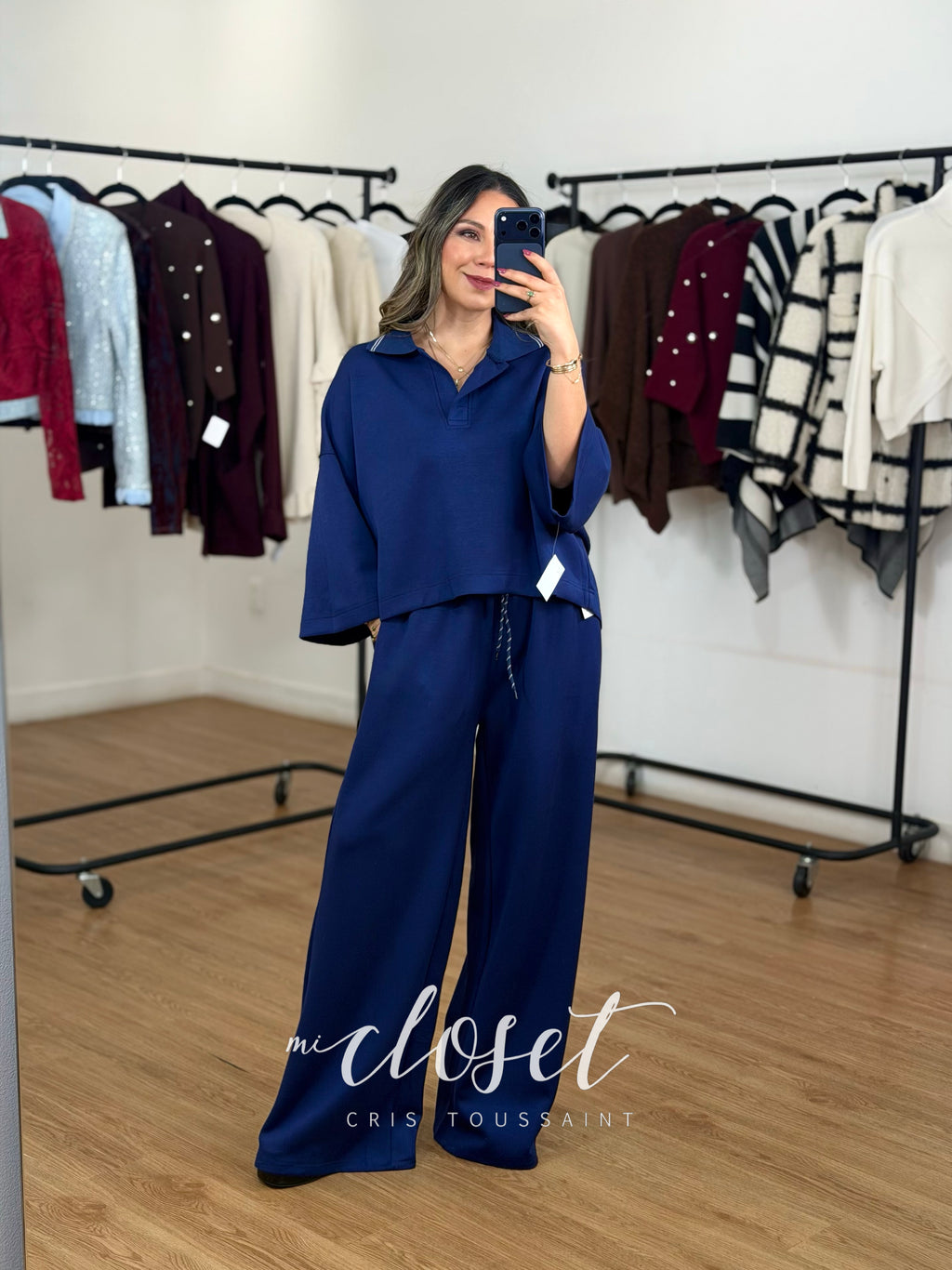 CONJUNTO SEMI GRUESO OVERSIZED DE PANTS Y TEESHIRT CON CUELLO POLO Y MANGA 3/4