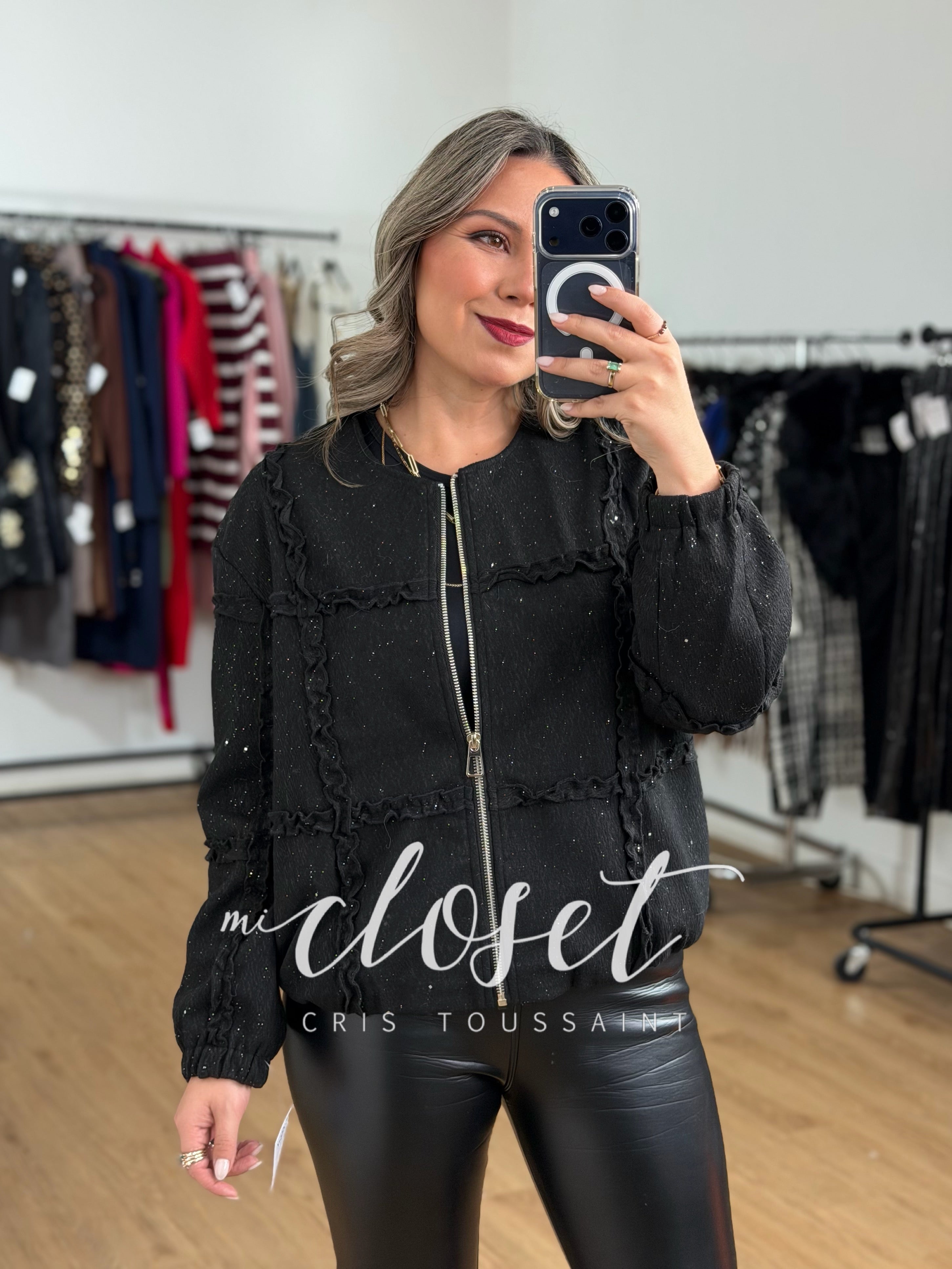 CHAMARRA GRUESA CON FORRO Y DESTELLOS DE BRILLO, OLANES EN FRENTE Y ESPALDA (OVERSIZED)