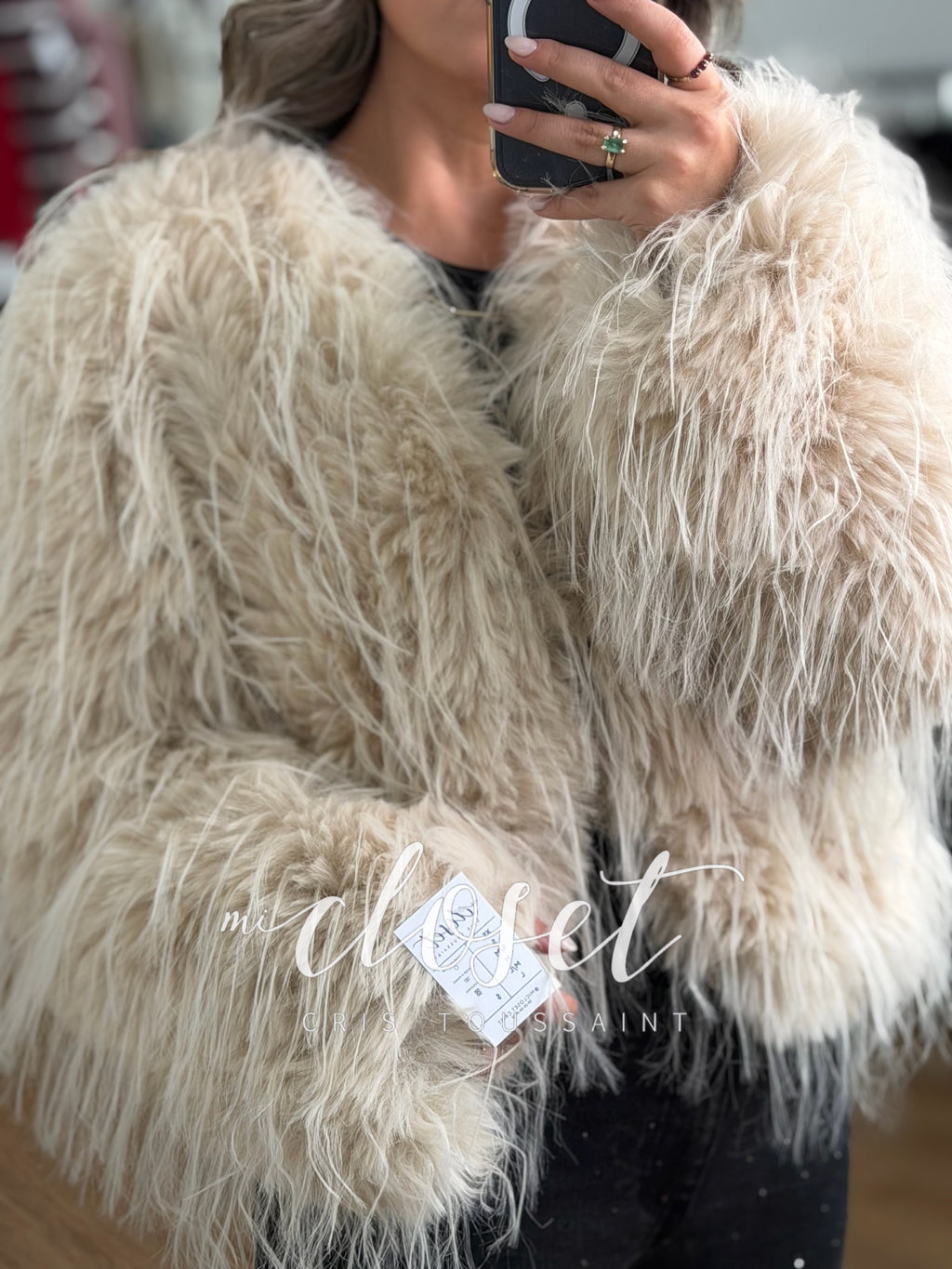 ABRIGO CORTO CON FORRO, SÚPER SUAVE