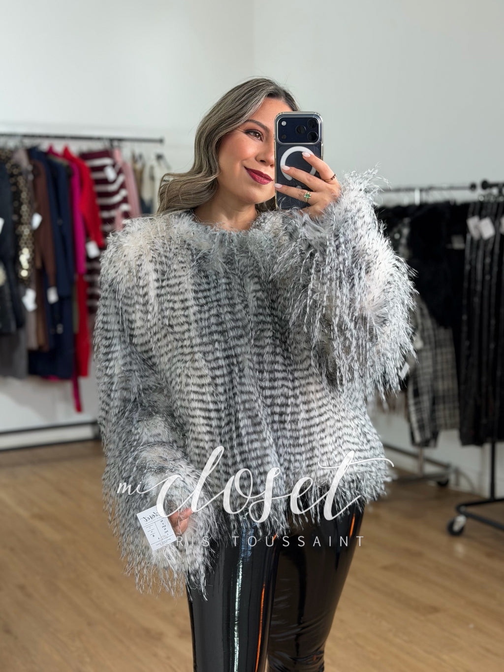 ABRIGO CORTO CON FORRO, SÚPER SUAVE