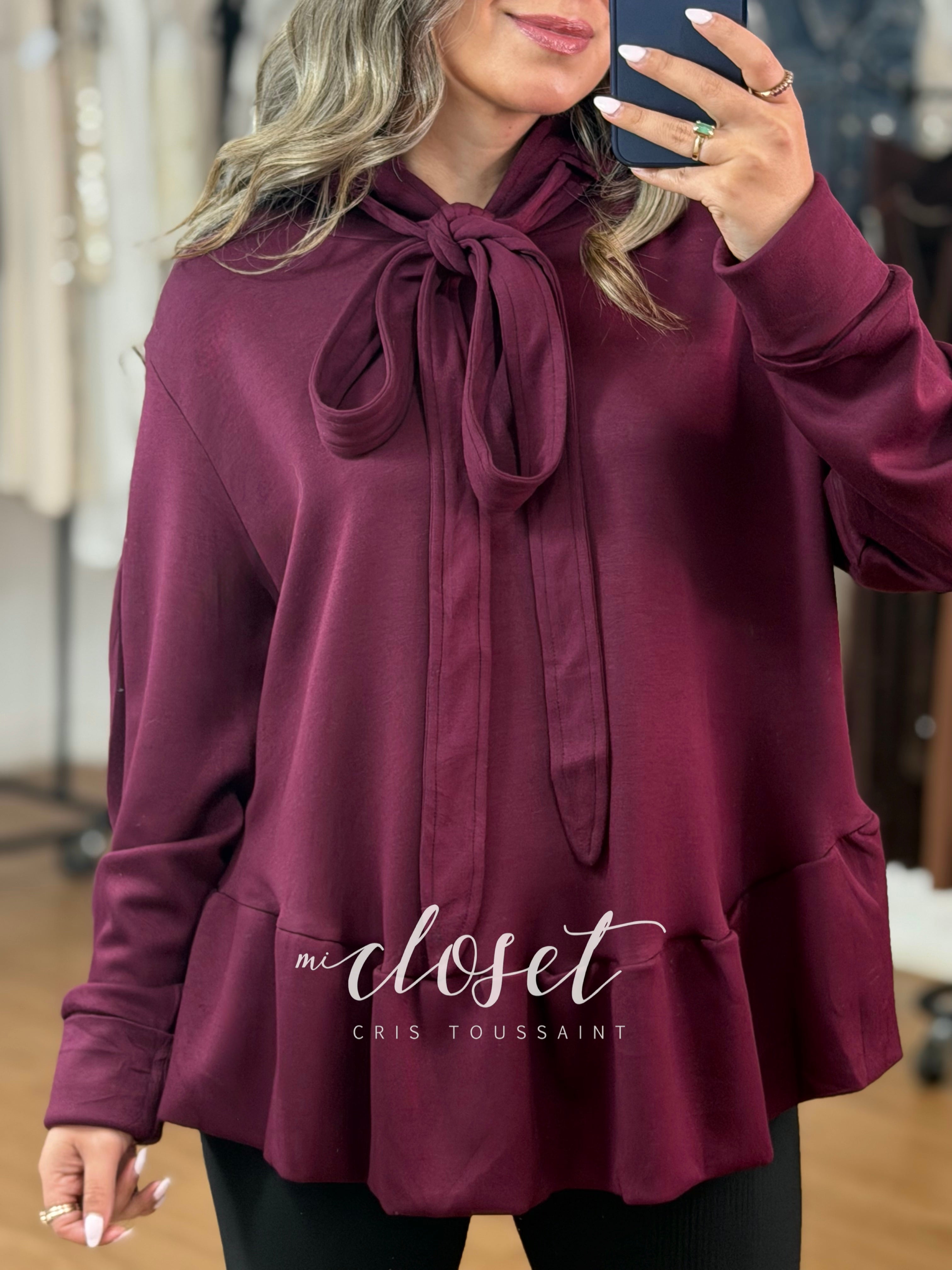 HOODIE CON OLÁN EN CINTURA Y GORRO; CINTA AJUSTABLE EN CUELLO