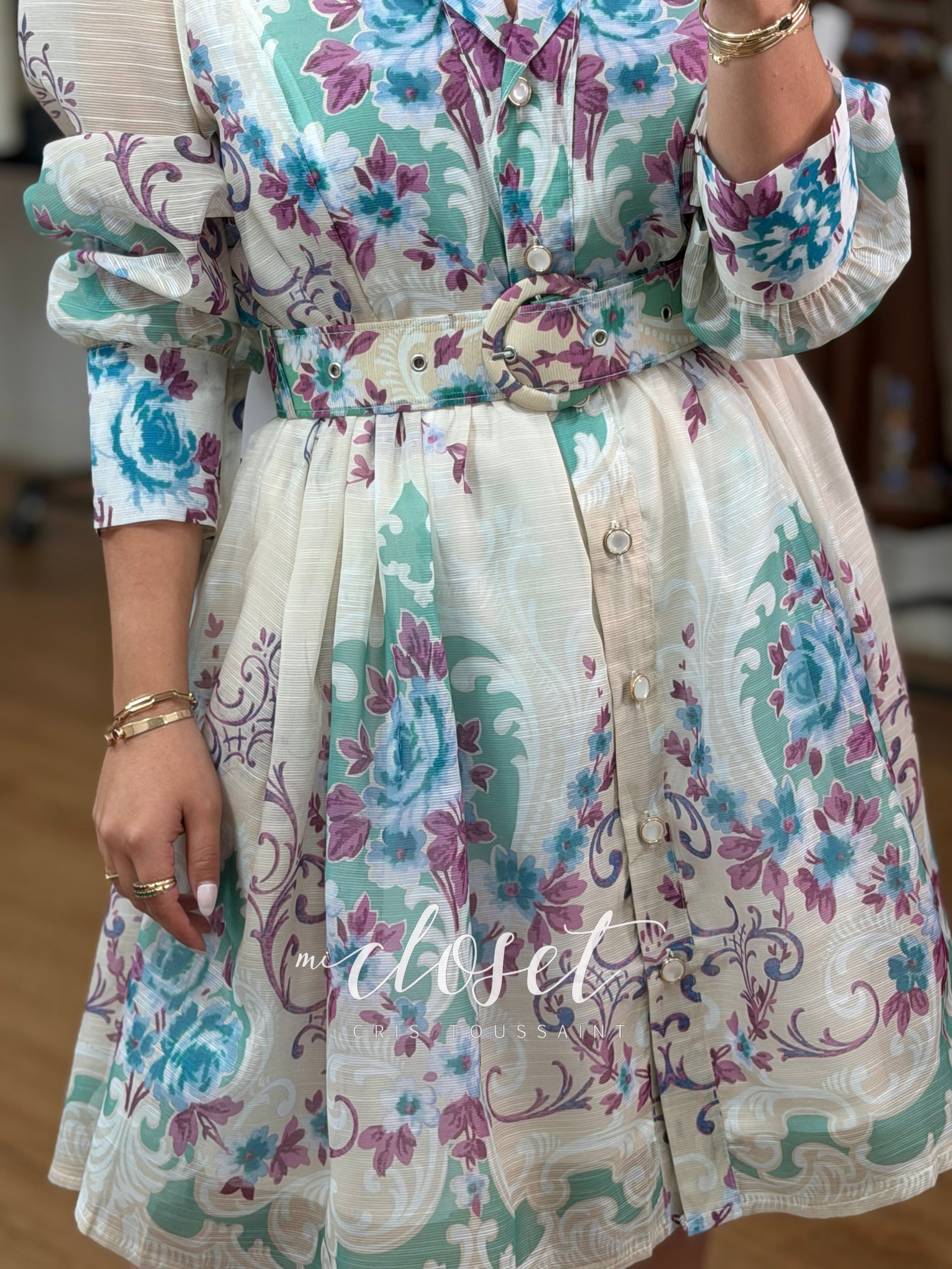 VESTIDO LIGERO VAPOROSO CON BOLSAS Y CINTURÓN