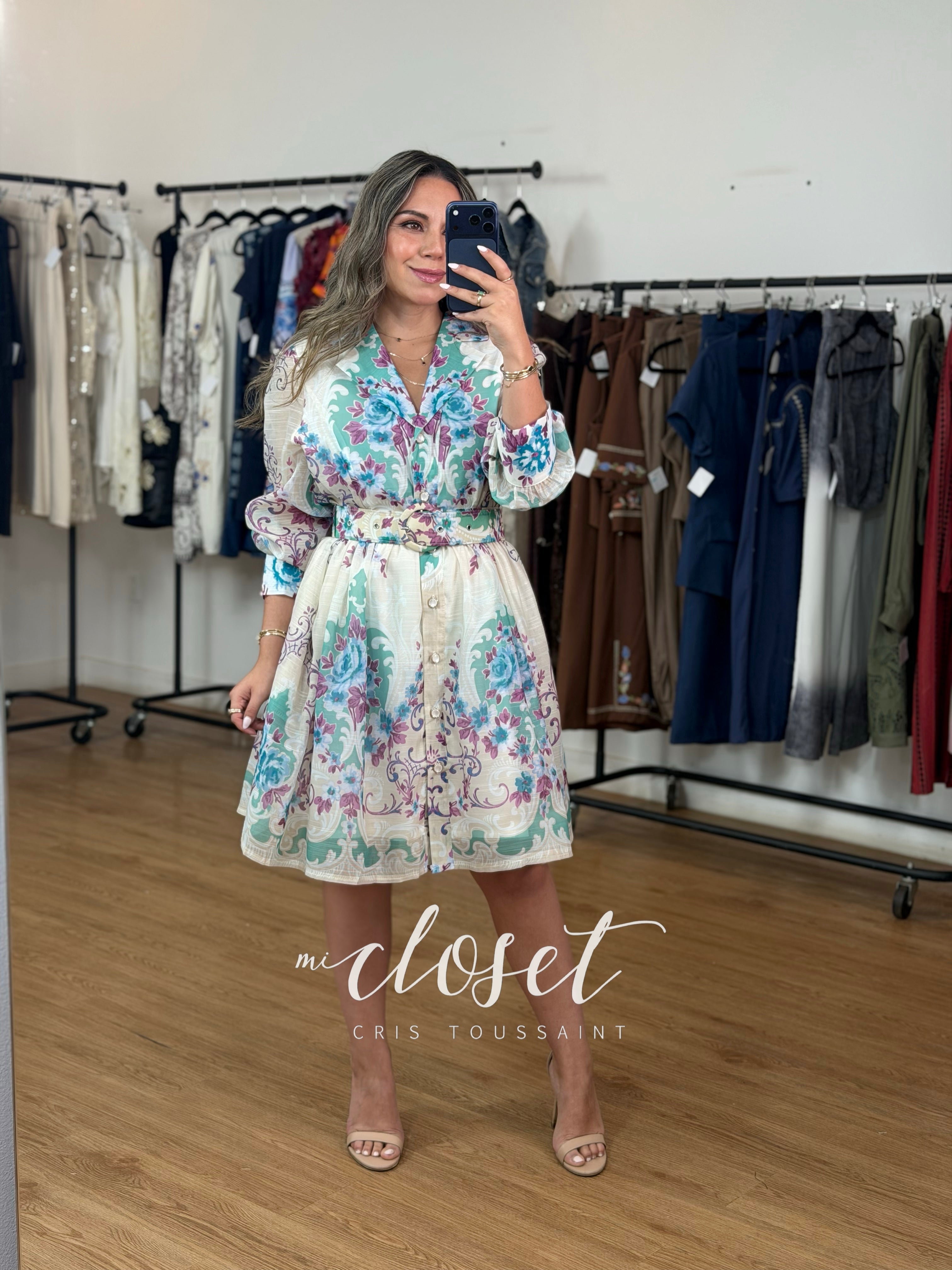 VESTIDO LIGERO VAPOROSO CON BOLSAS Y CINTURÓN