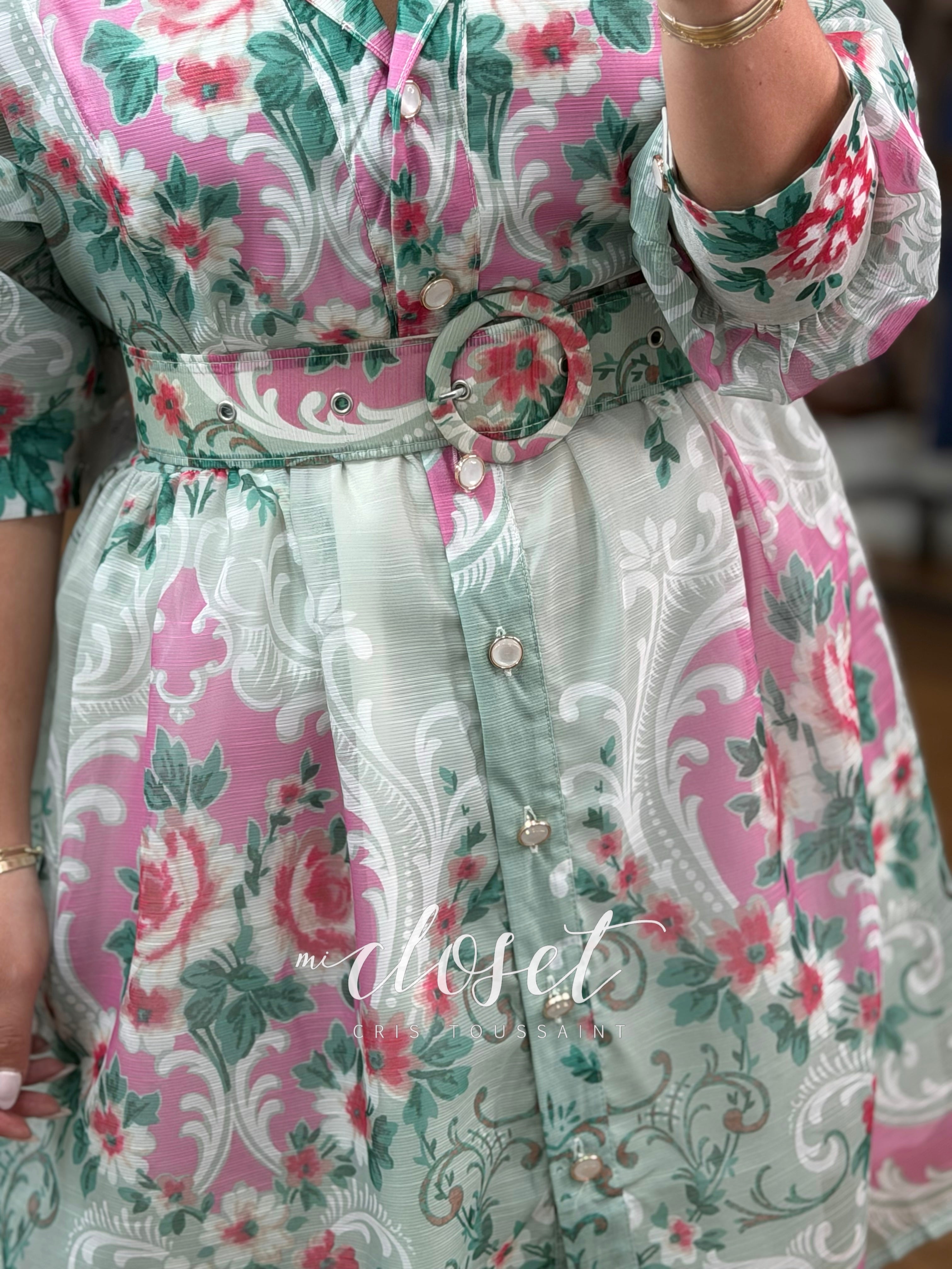 VESTIDO LIGERO VAPOROSO CON BOLSAS Y CINTURÓN