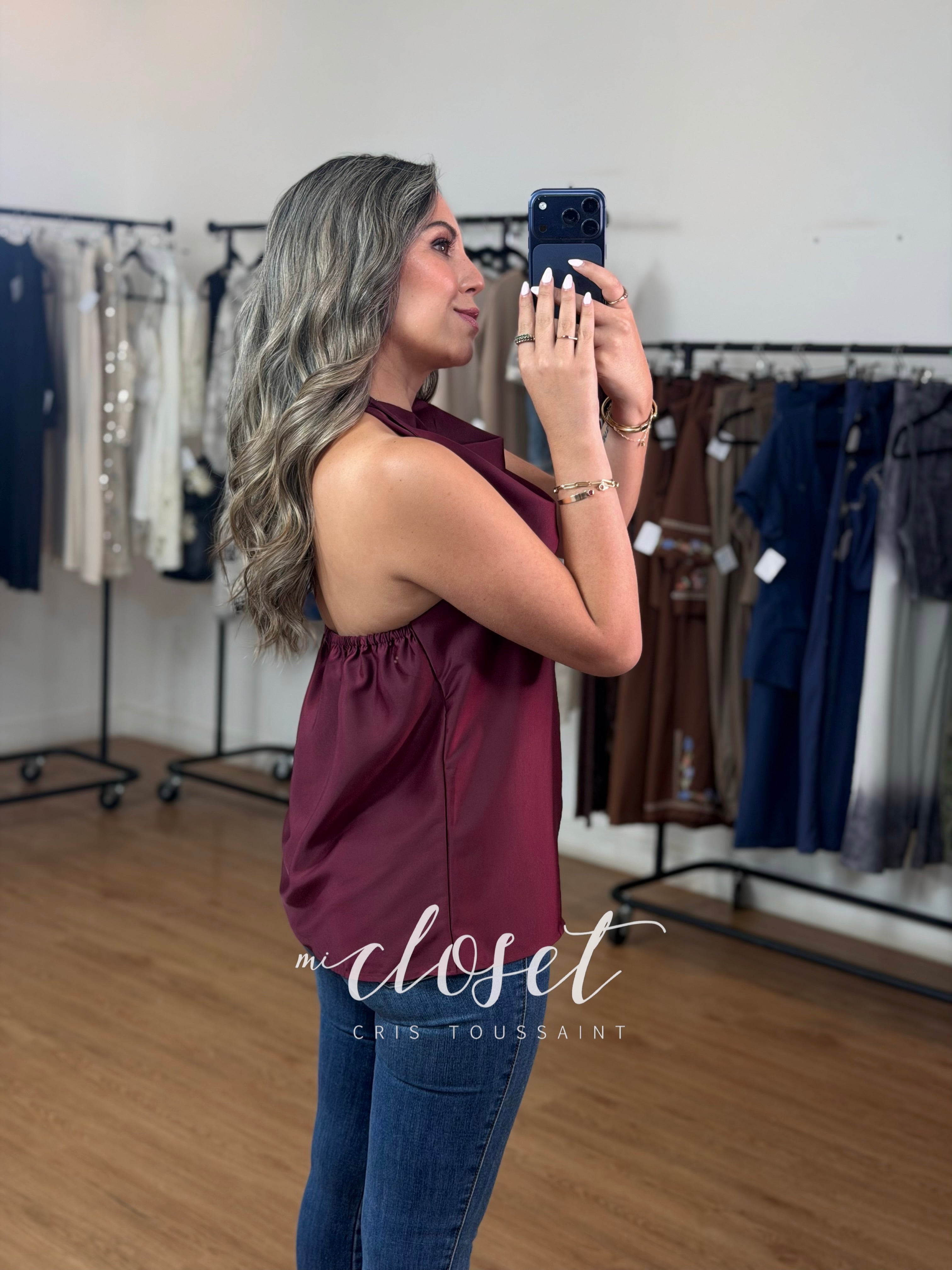BLUSA TIPO HALTER SATINADA, CON ESPALDA DESCUBIERTA