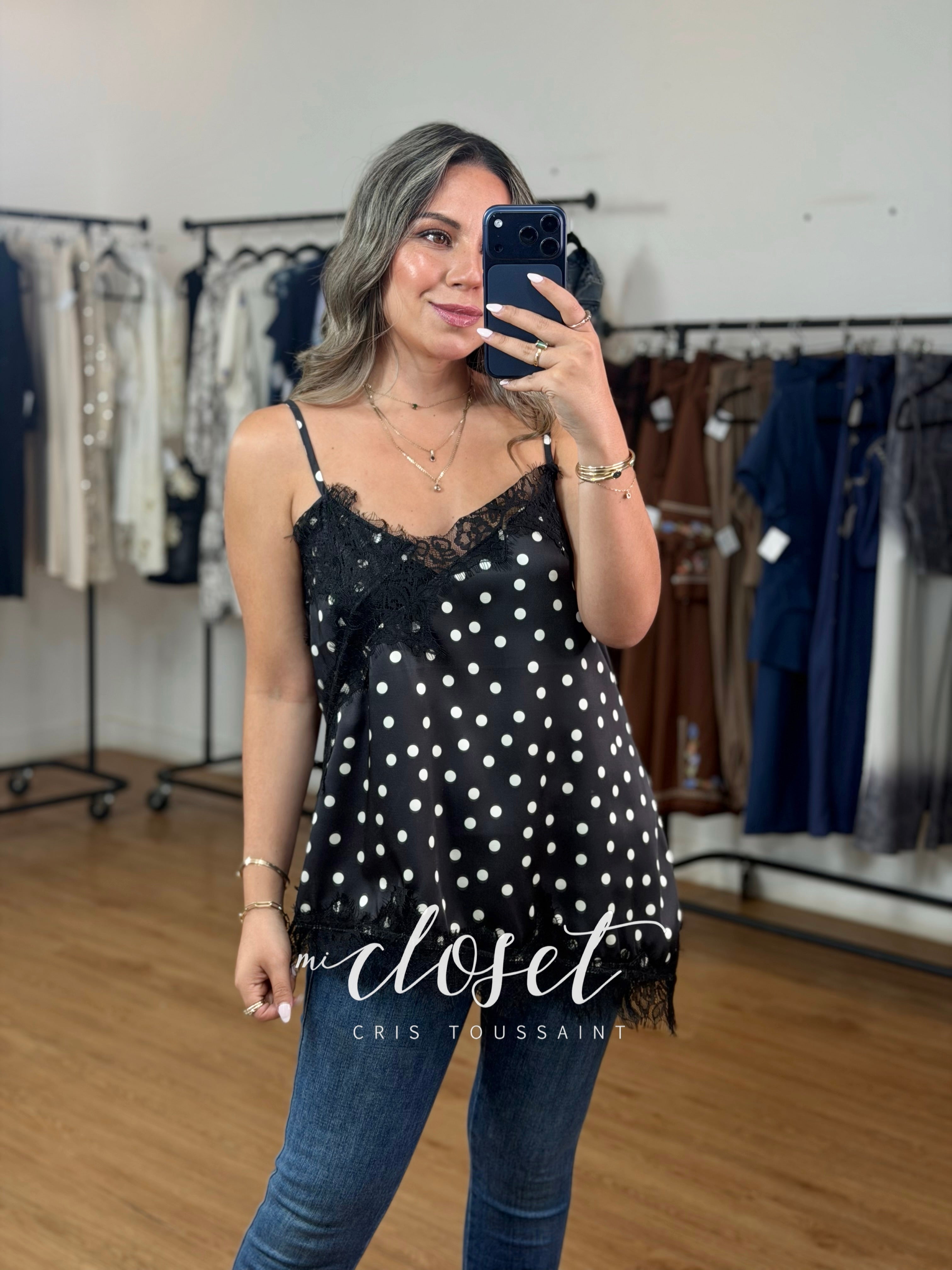 BLUSA DE TIRANTES SATINADA, CON DETALLES BORDADOS Y ENCAJE