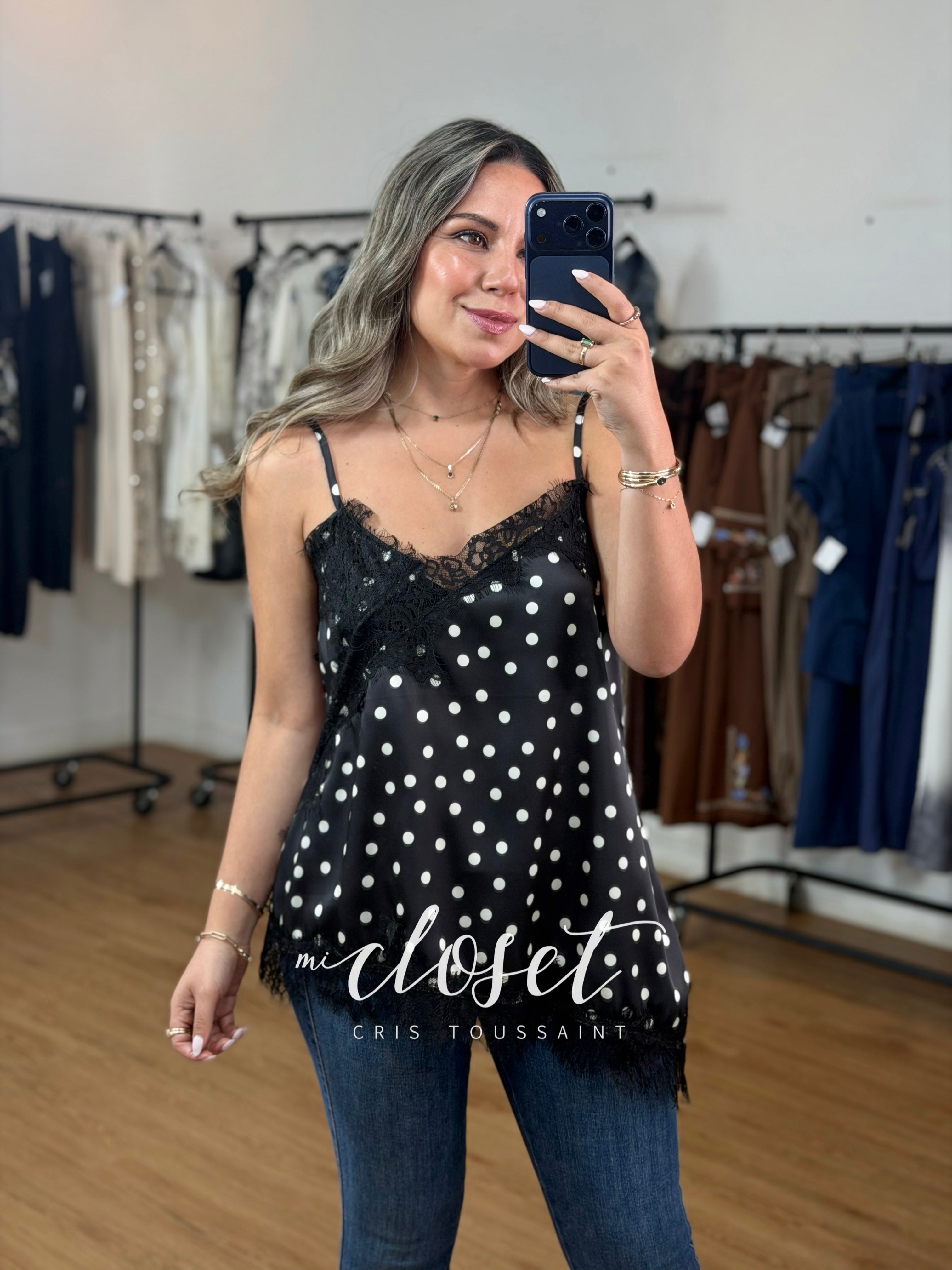 BLUSA DE TIRANTES SATINADA, CON DETALLES BORDADOS Y ENCAJE
