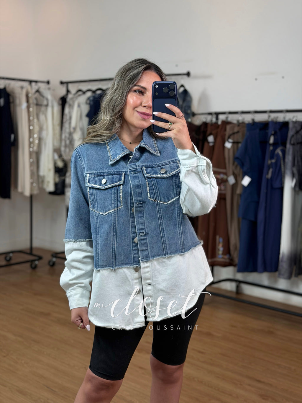 CHAMARRA OVERSIZED DOBLE TEXTURA CON CRISTALES TIPO ESPEJO EN BOLSAS Y CUELLO