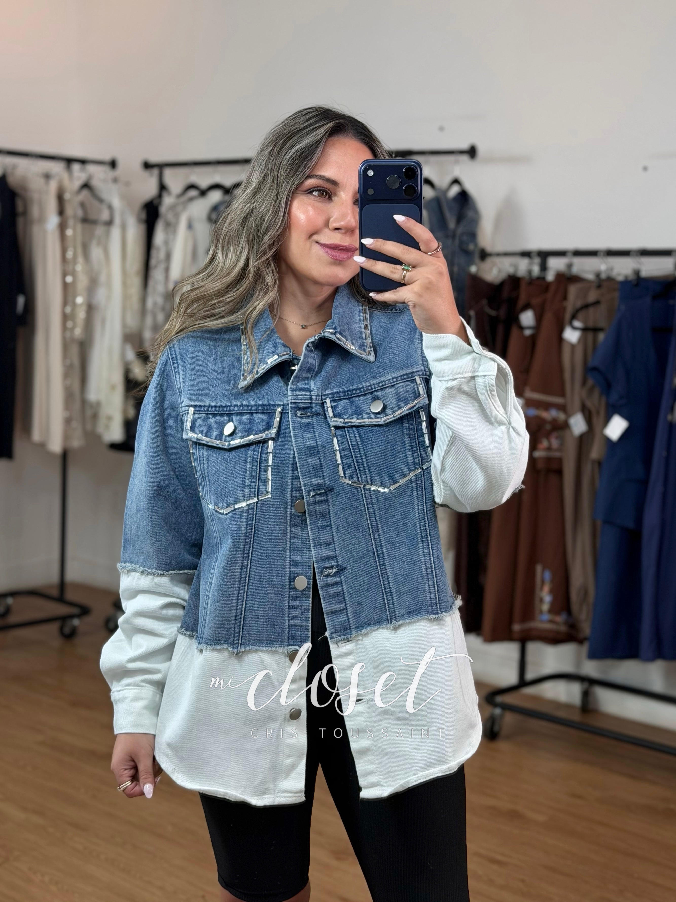 CHAMARRA OVERSIZED DOBLE TEXTURA CON CRISTALES TIPO ESPEJO EN BOLSAS Y CUELLO