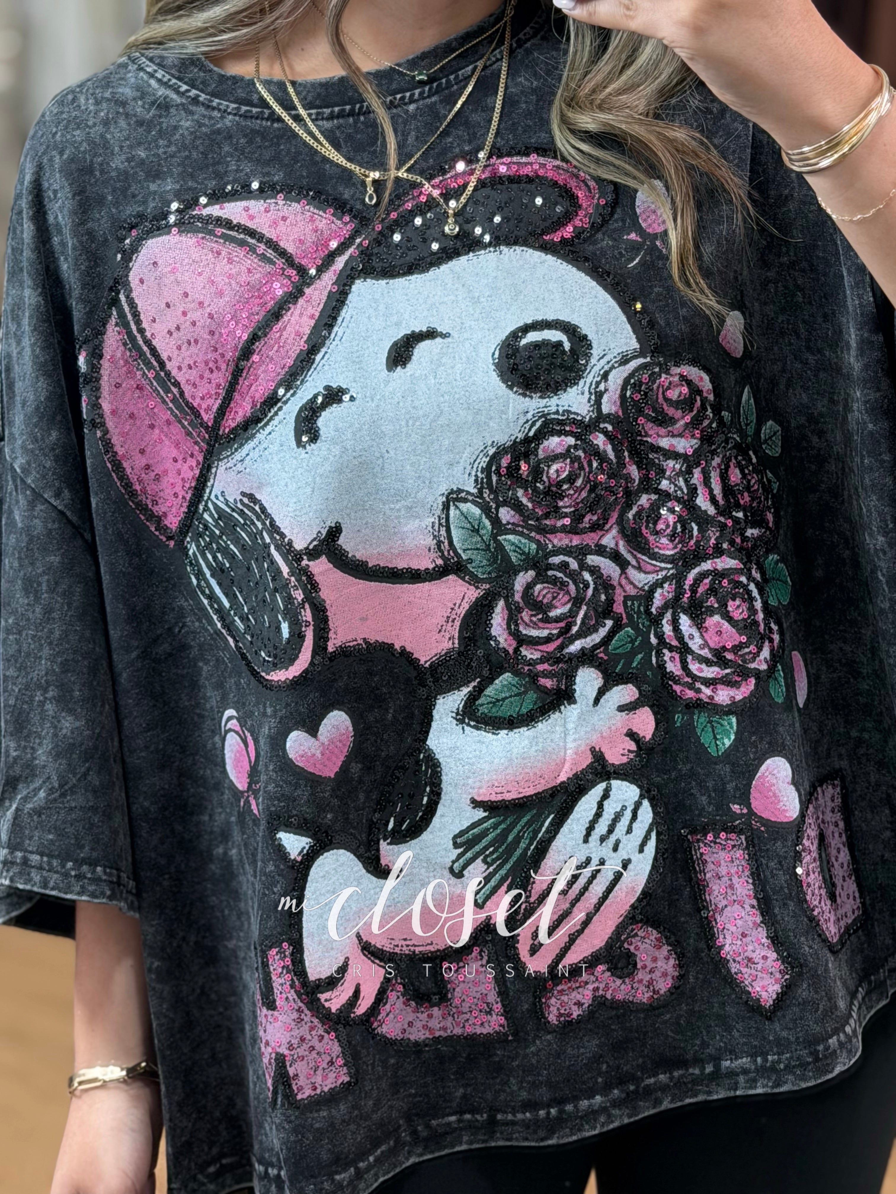 TEESHIRT OVERSIZED CON ESTAMPADO DE SNOOPY EN LENTEJUELA