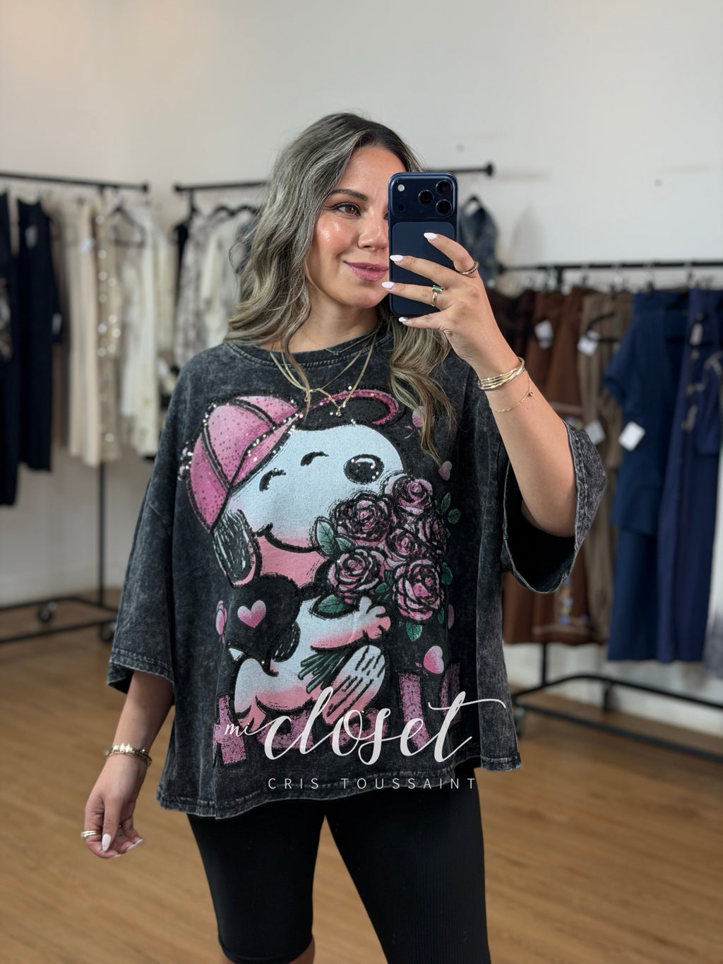 TEESHIRT OVERSIZED CON ESTAMPADO DE SNOOPY EN LENTEJUELA