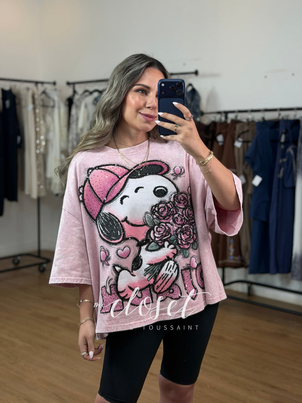 TEESHIRT OVERSIZED CON ESTAMPADO DE SNOOPY EN LENTEJUELA