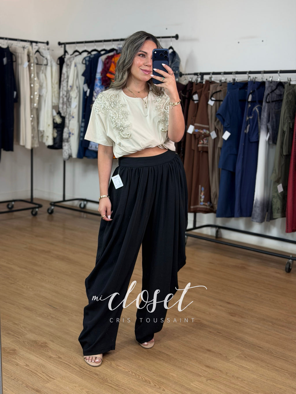 PANTALÓN BARREL TIPO GLOBO CON PINZAS EN CINTURA