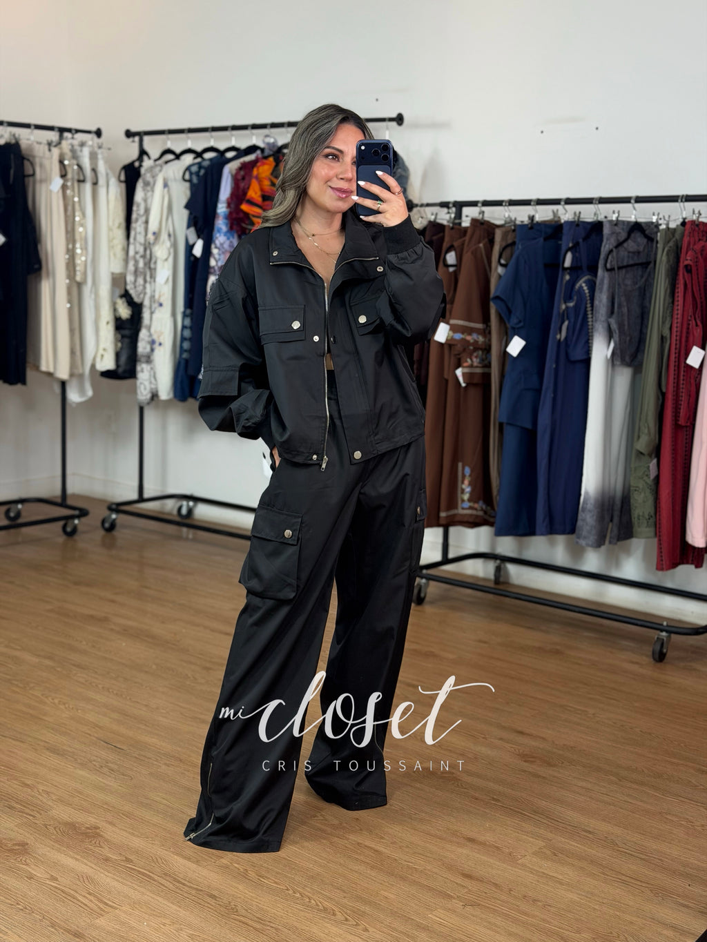 CONJUNTO TIPO IMPERMEABLE DE CHAMARRA Y PANTALÓN
