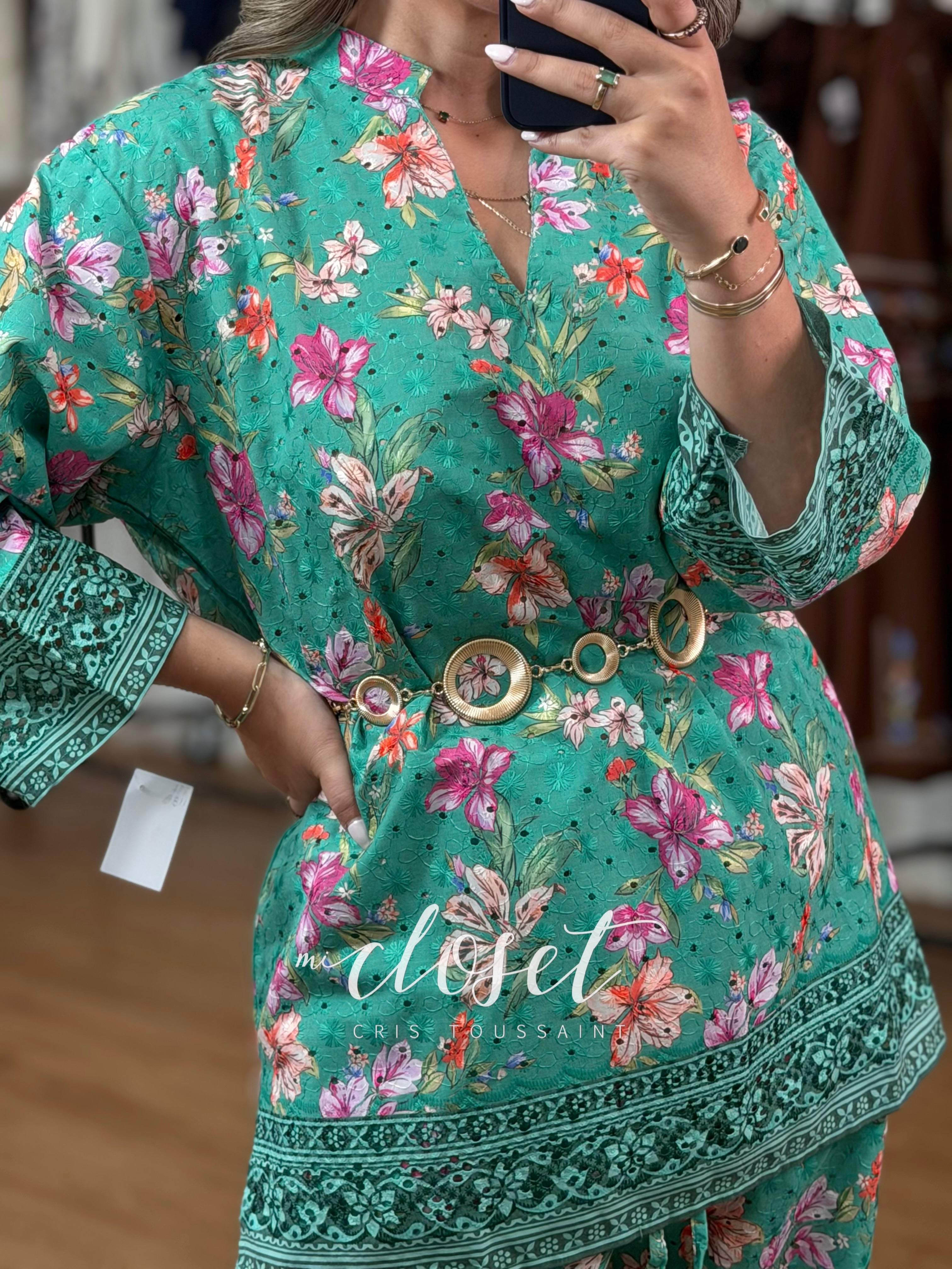 CONJUNTO CALADO DE PANTALÓN CORTO Y BLUSA MANGA 3/4