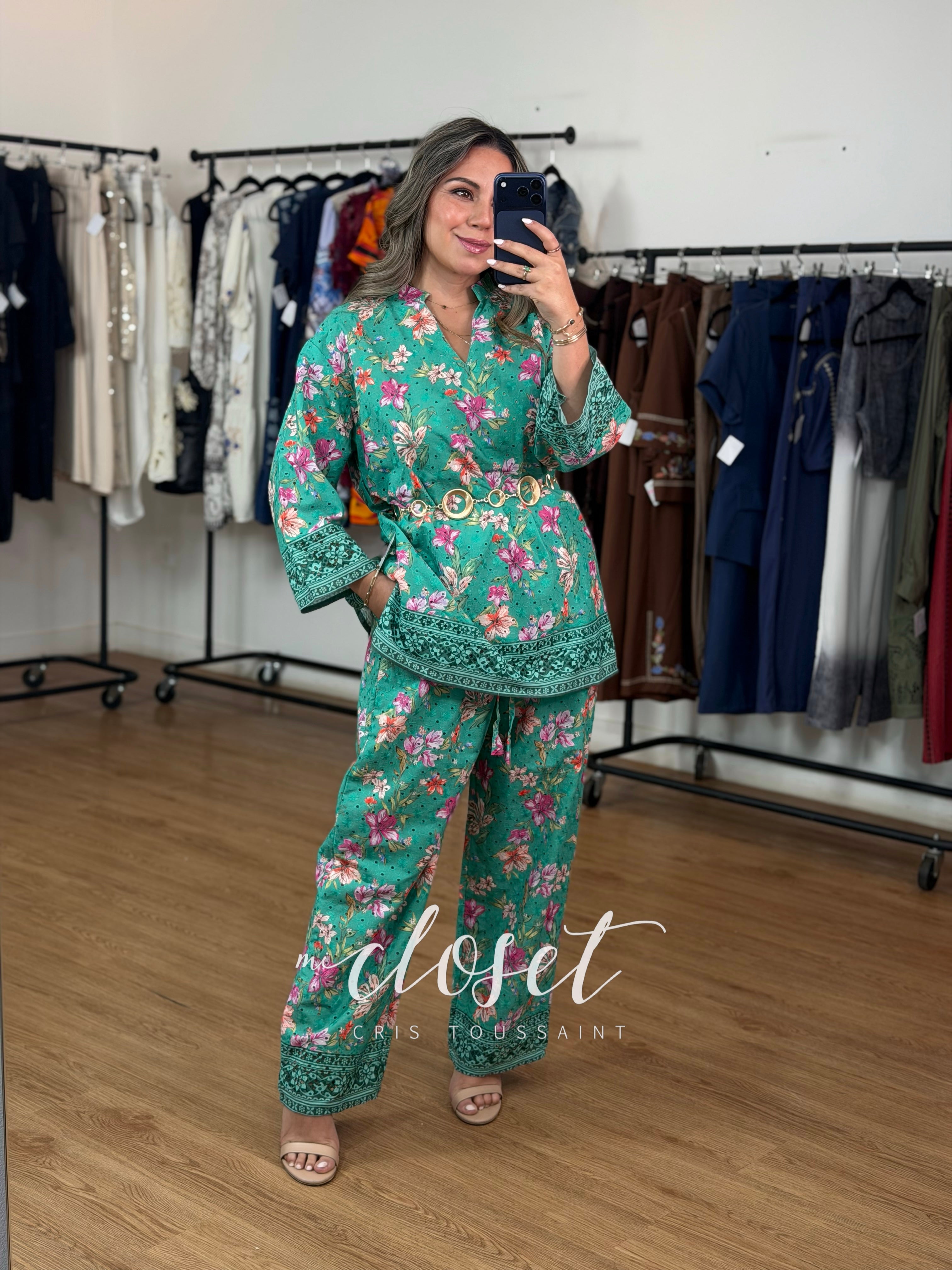 CONJUNTO CALADO DE PANTALÓN CORTO Y BLUSA MANGA 3/4
