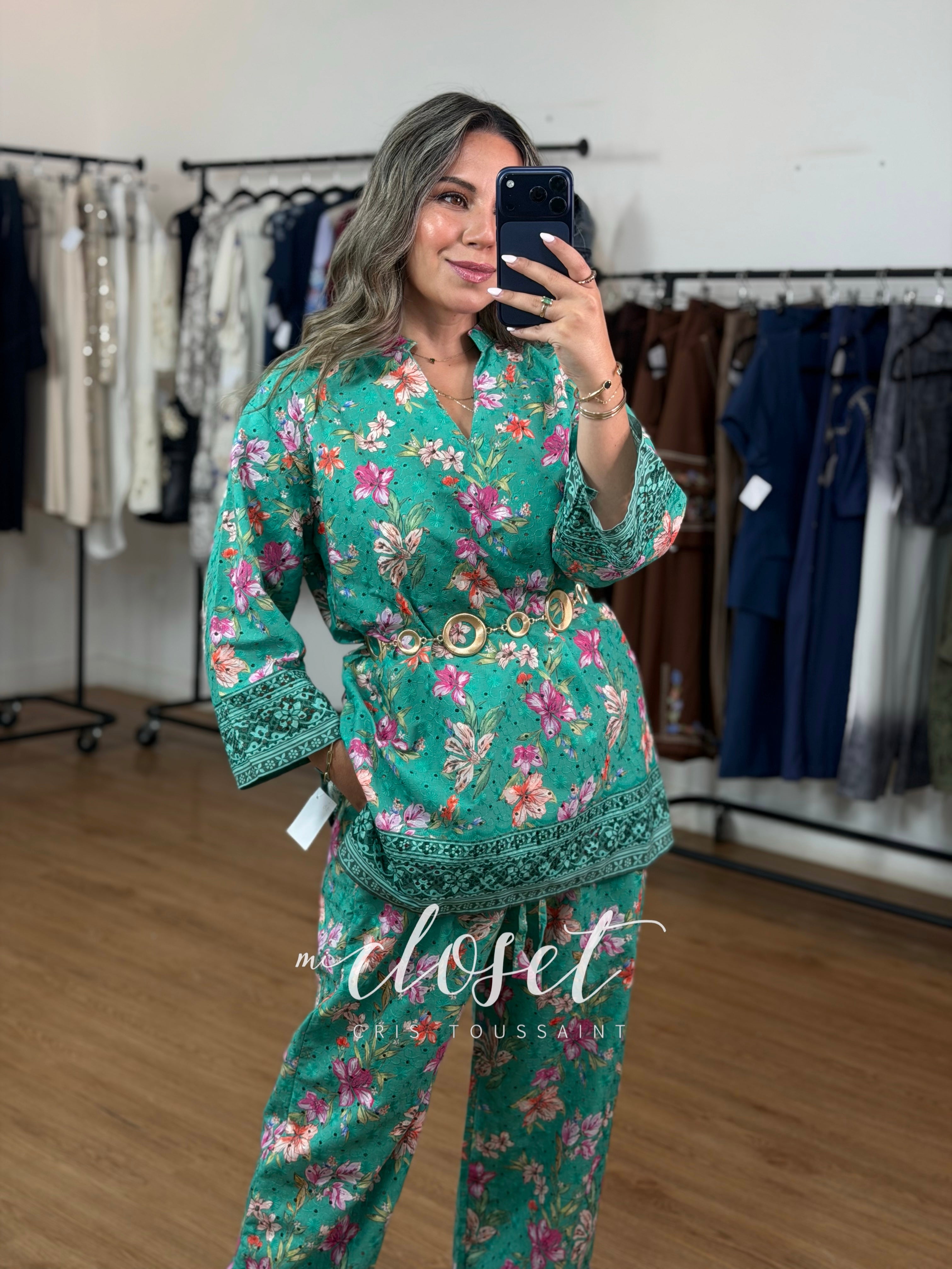 CONJUNTO CALADO DE PANTALÓN CORTO Y BLUSA MANGA 3/4