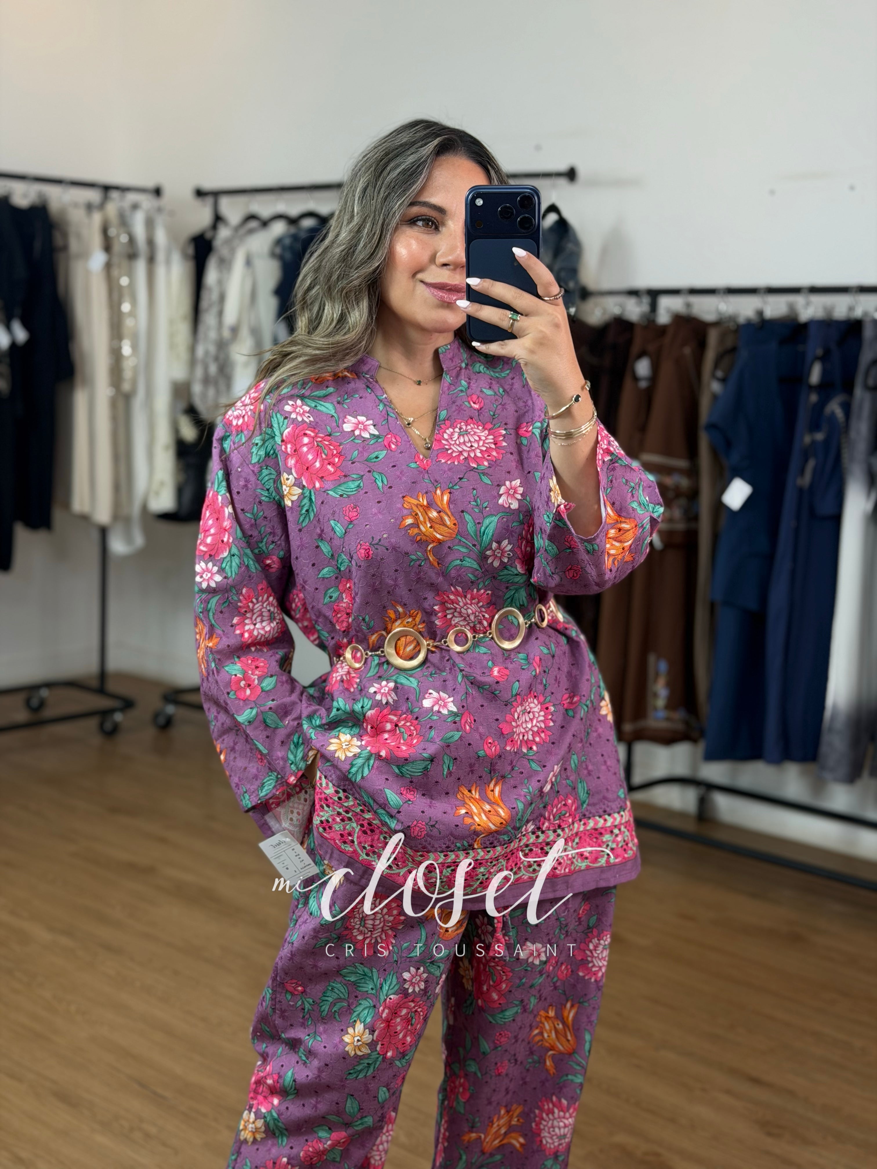 CONJUNTO CALADO DE PANTALÓN CORTO Y BLUSA MANGa 3/4 CON CINTURÓN