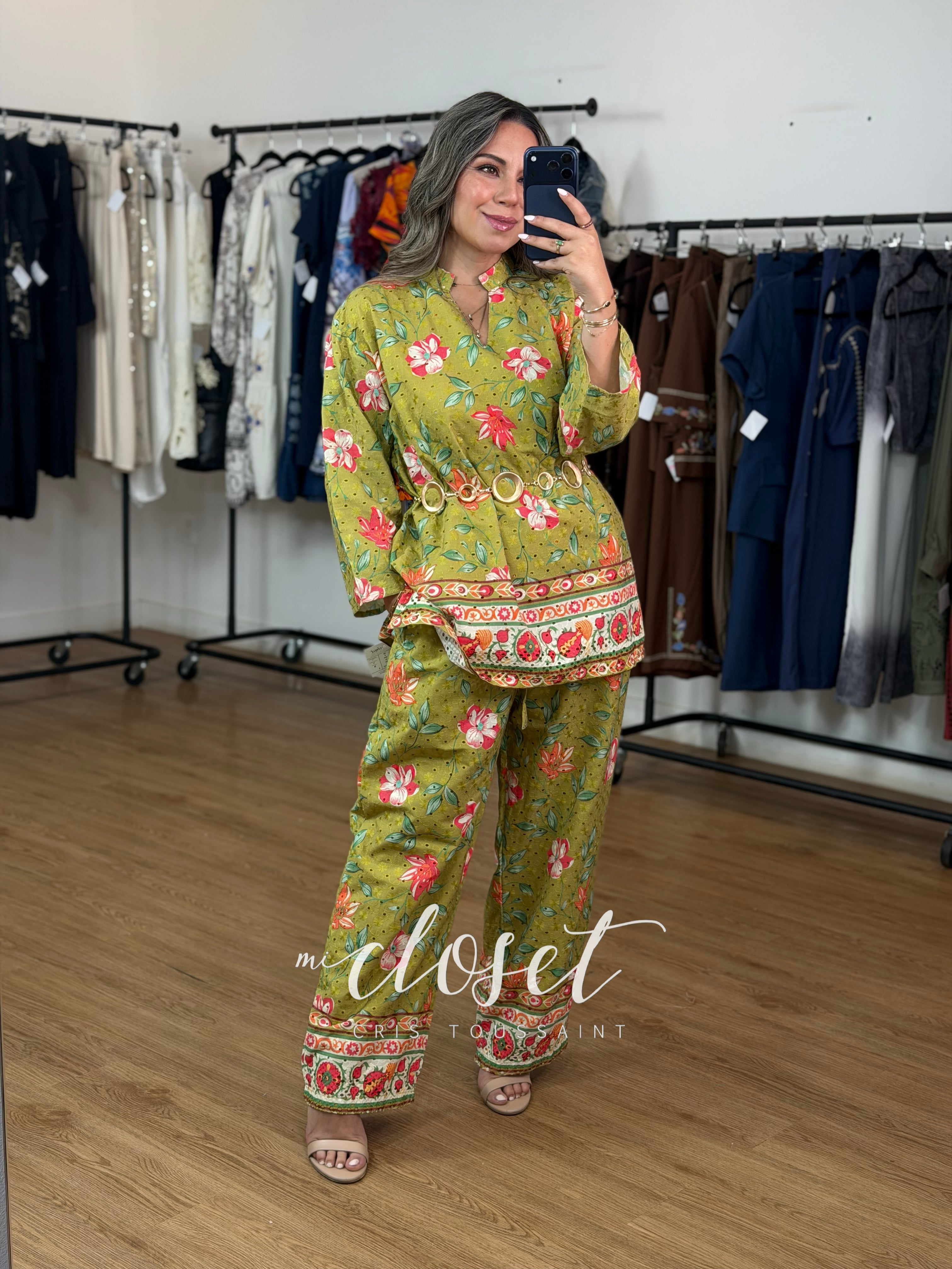 CONJUNTO CALADO DE PANTALÓN CORTO Y BLUSA MANGA 3/4 CON CINTURÓN