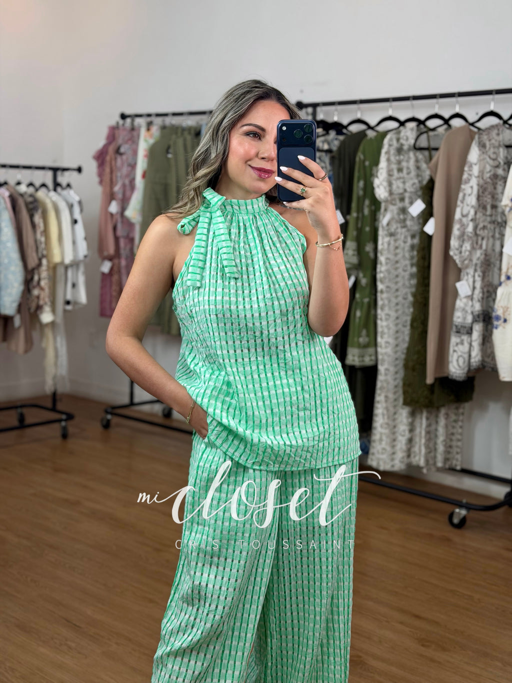 CONJUNTO LIGERO ESTAMPADO VICHY, PANTALÓN SÚPER AMPLIO (FORRO DE SHORT) Y BLUSA CUELLO HALTER CON CINTA AJUSTABLE