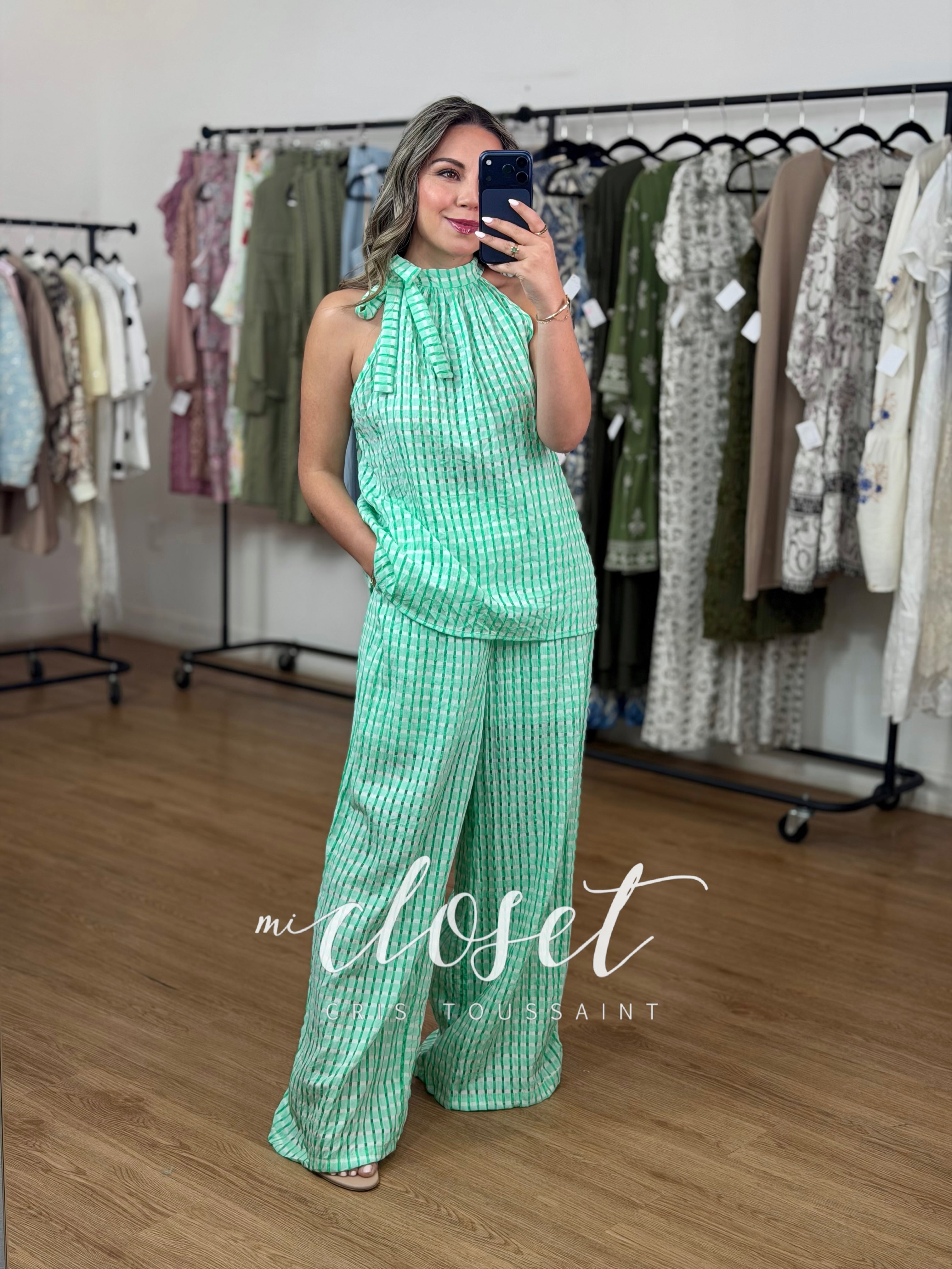 CONJUNTO LIGERO ESTAMPADO VICHY, PANTALÓN SÚPER AMPLIO (FORRO DE SHORT) Y BLUSA CUELLO HALTER CON CINTA AJUSTABLE