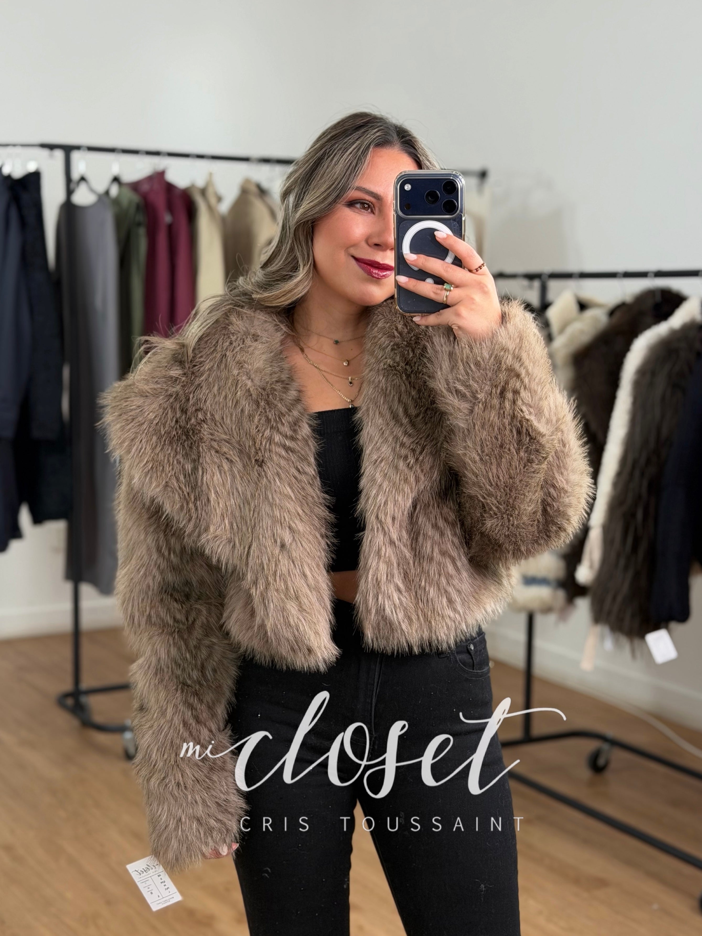 ABRIGO CORTO TIPO MINK (ARTIFICIAL) DE EXCELENTE CALIDAD