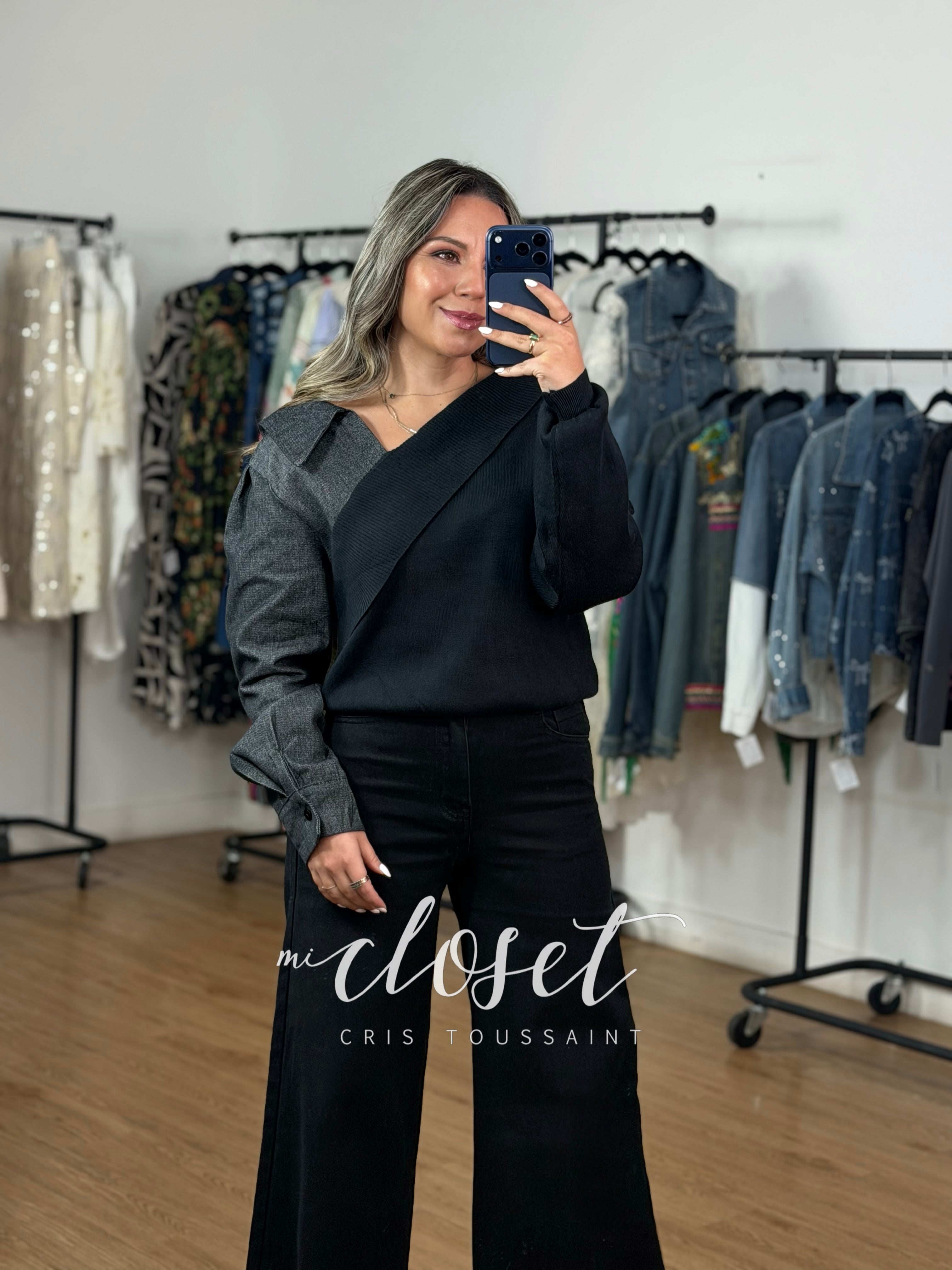 SWEATER ASIMÉTRICO DE DOBLE TEXTURA Y CRUZADO