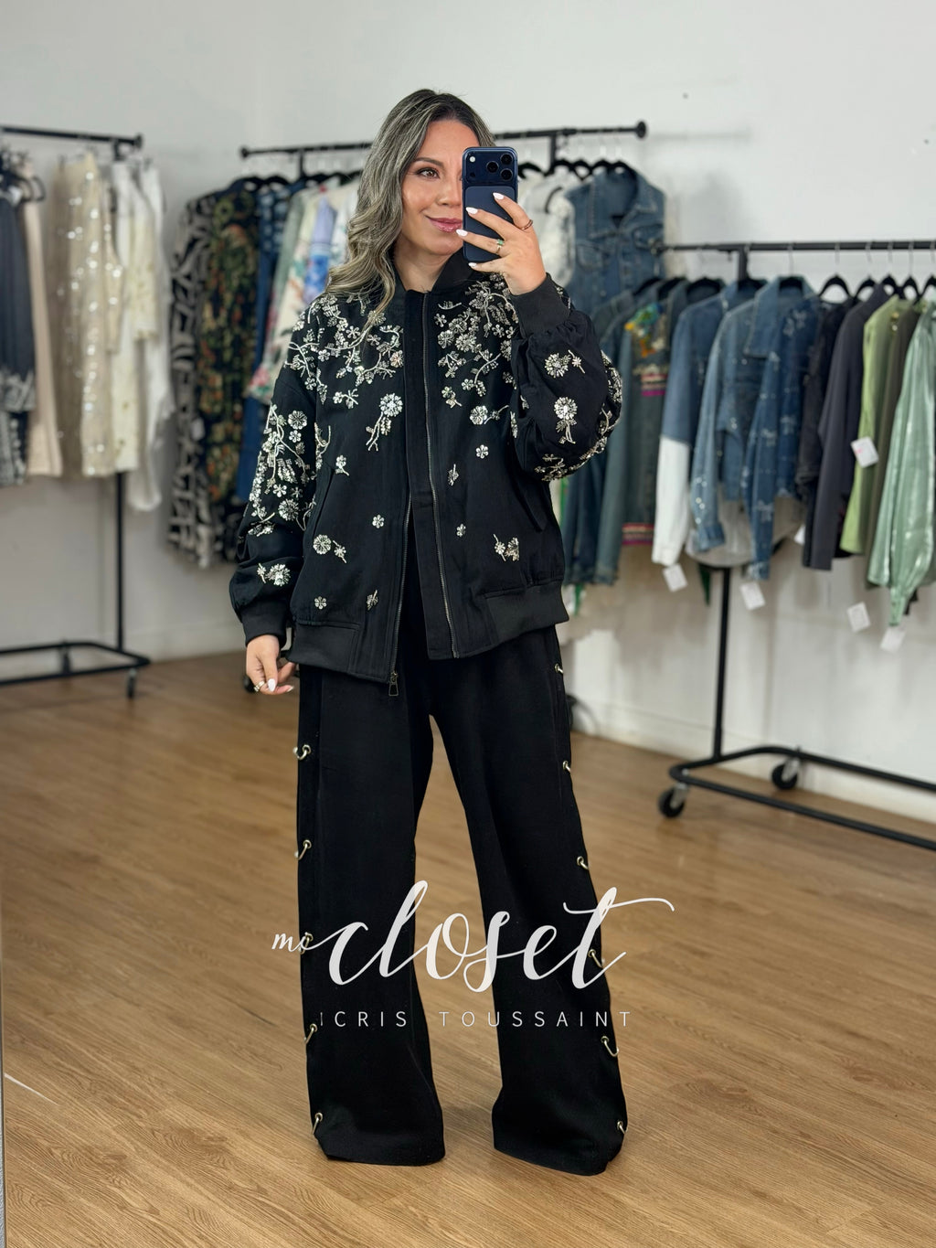 BOMBER JACKET GRUESA, GABARDINA CON BORDADO DE LENTEJUELA Y CHAQUIRA (OVERSIZED)