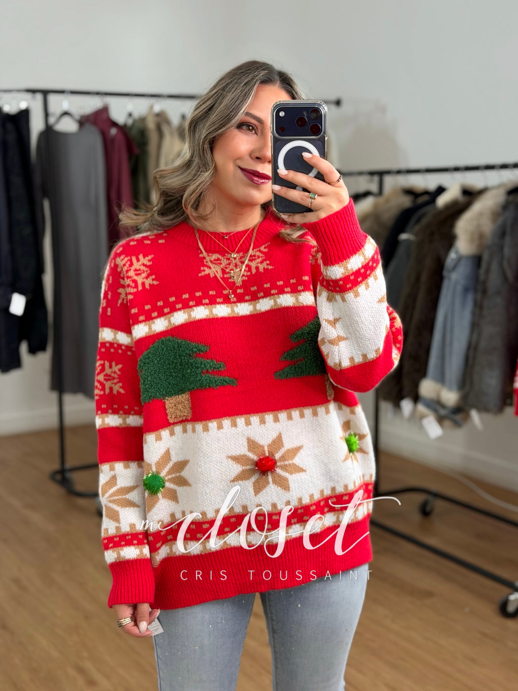 SWEATER NAVIDEÑO CON PUÑOS TEXTURIZADOS Y POMPONES