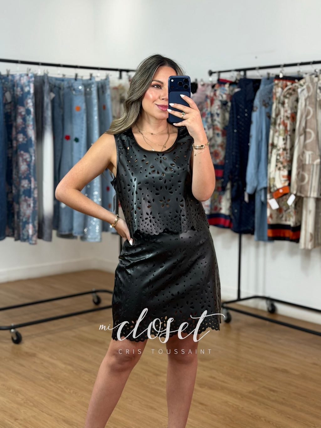CONJUNTO CALADO EFECTO PIEL DE FALDA Y BLUSA