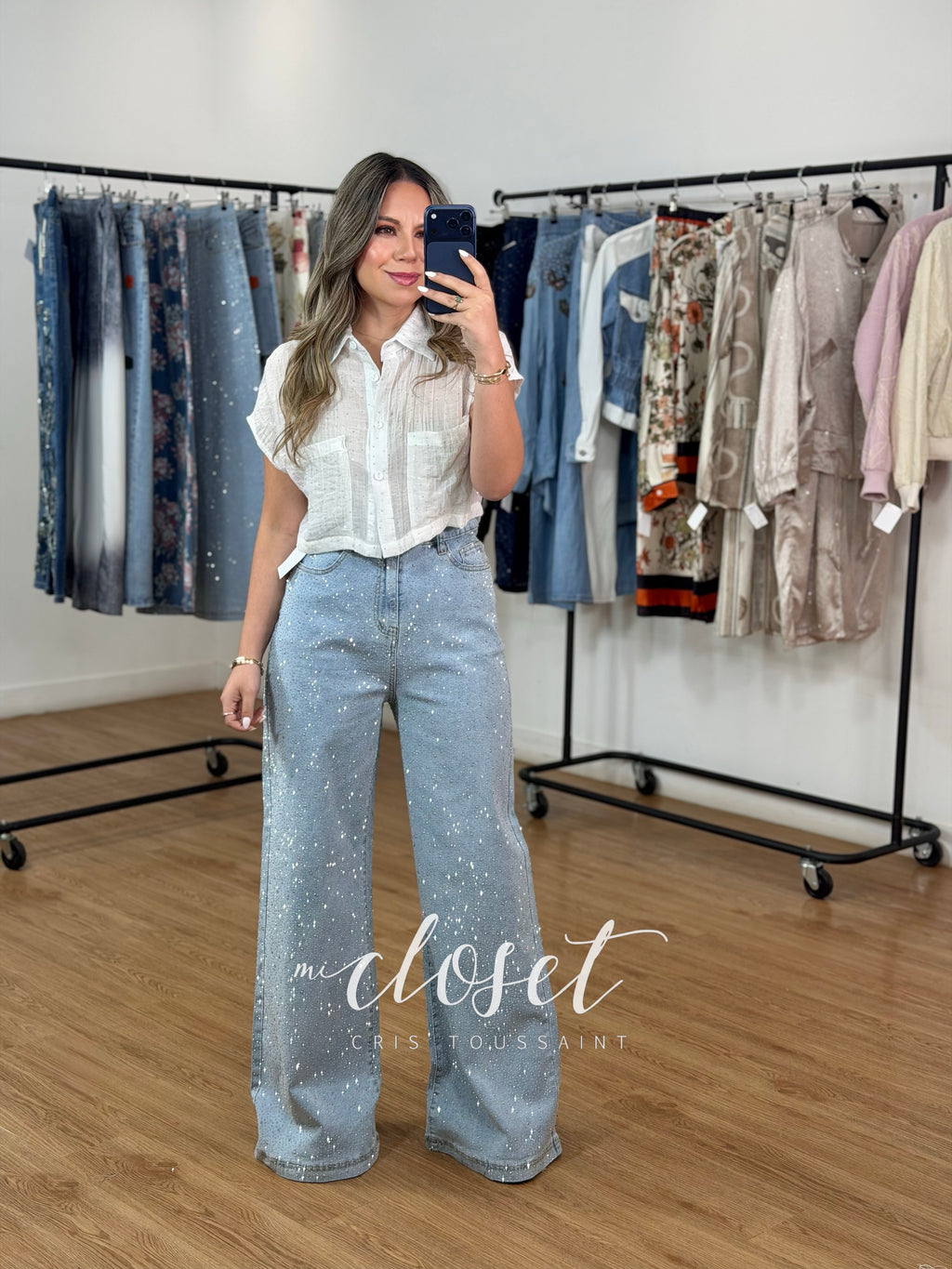 JEANS STRETCH WIDE LEG CON CHISPAS DE BRILLOS POR DELANTE Y DETRÁS
