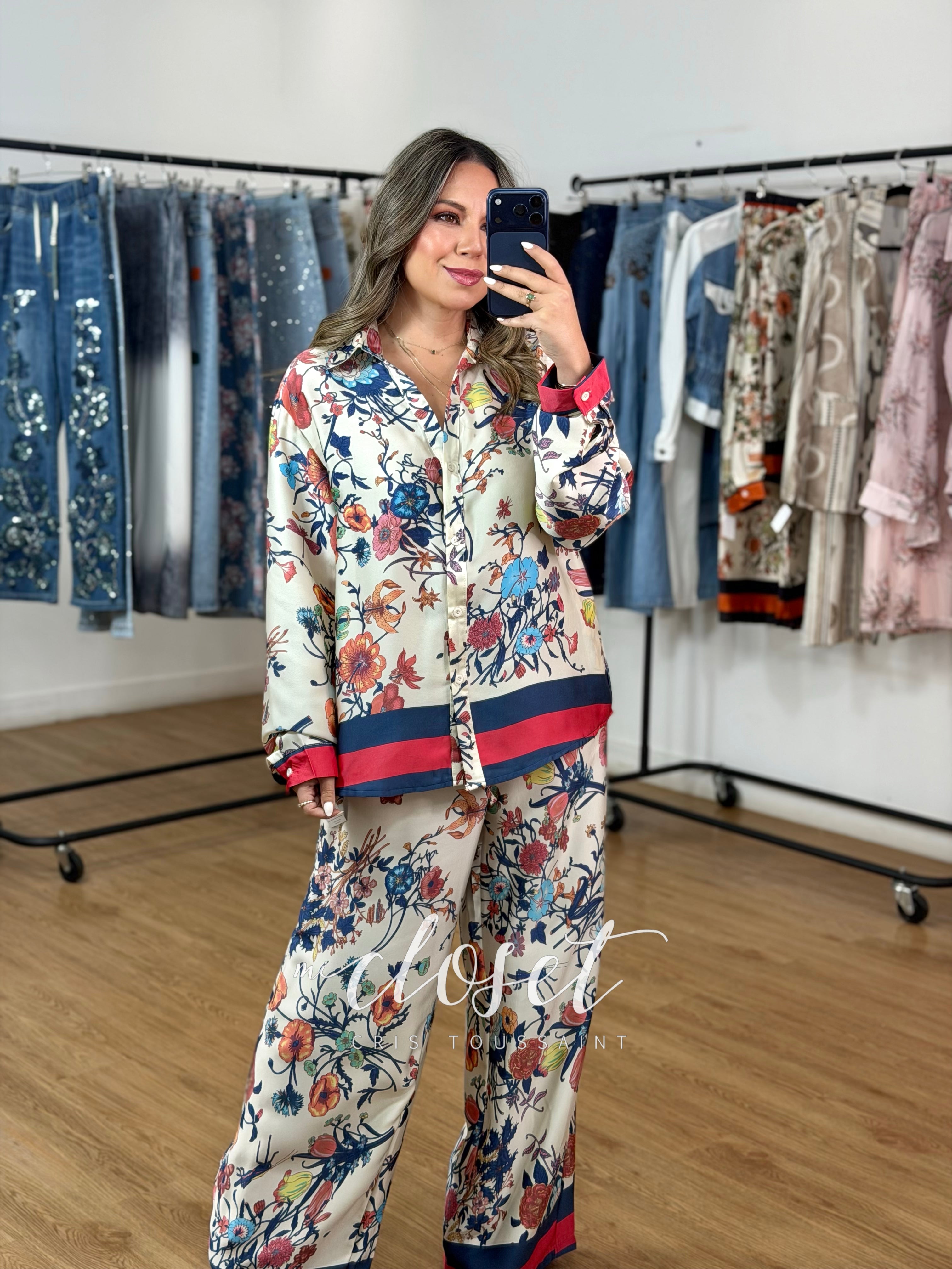 CONJUNTO LIGERO OVERSIZED DE PANTALÓN Y CAMISA SATINADO ESTAMPADO