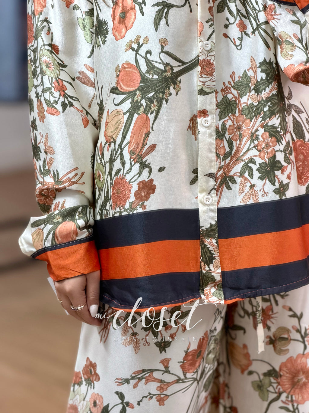 CONJUNTO LIGERO DE PANTALÓN Y CAMISA SATINADO ESTAMPADO