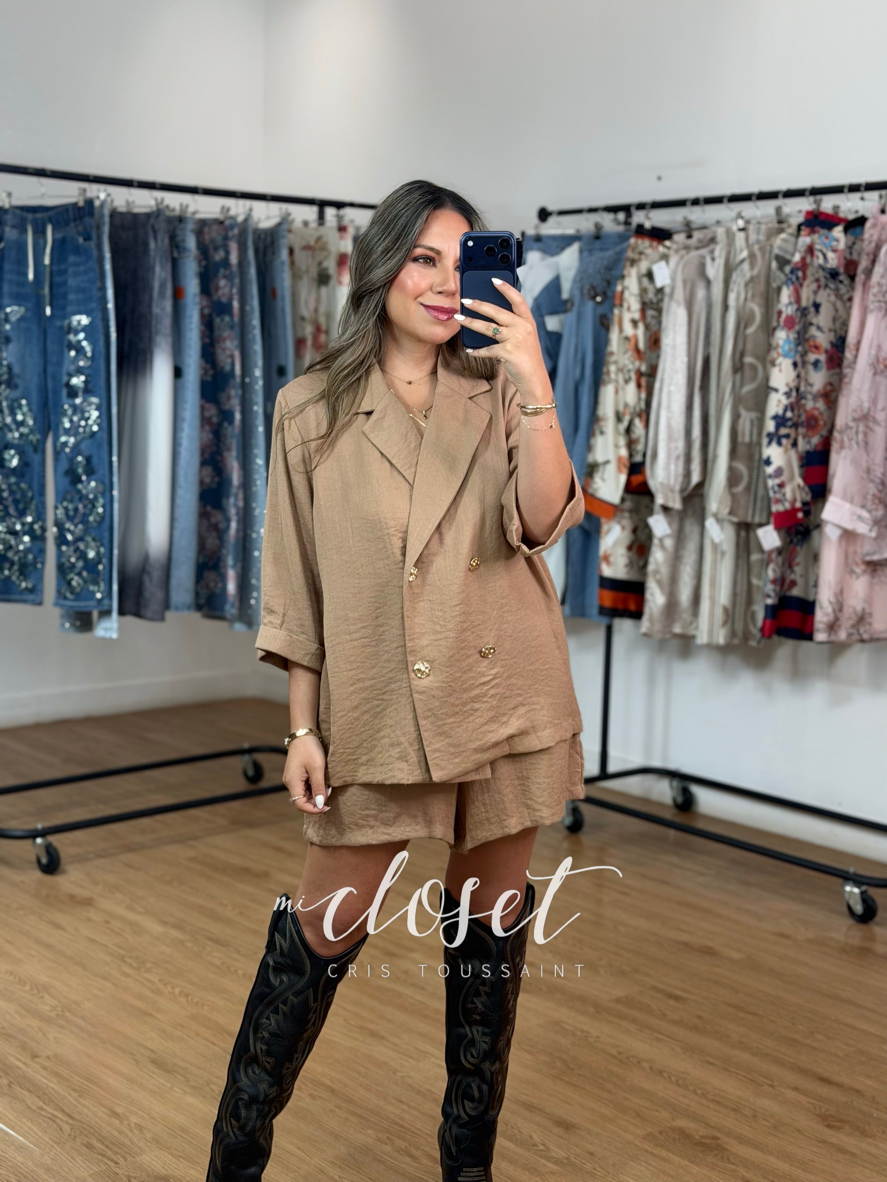 CONJUNTO LIGERO TIPO LINO DE SHORT Y TIPO BLAZER CON MANGA 3/4