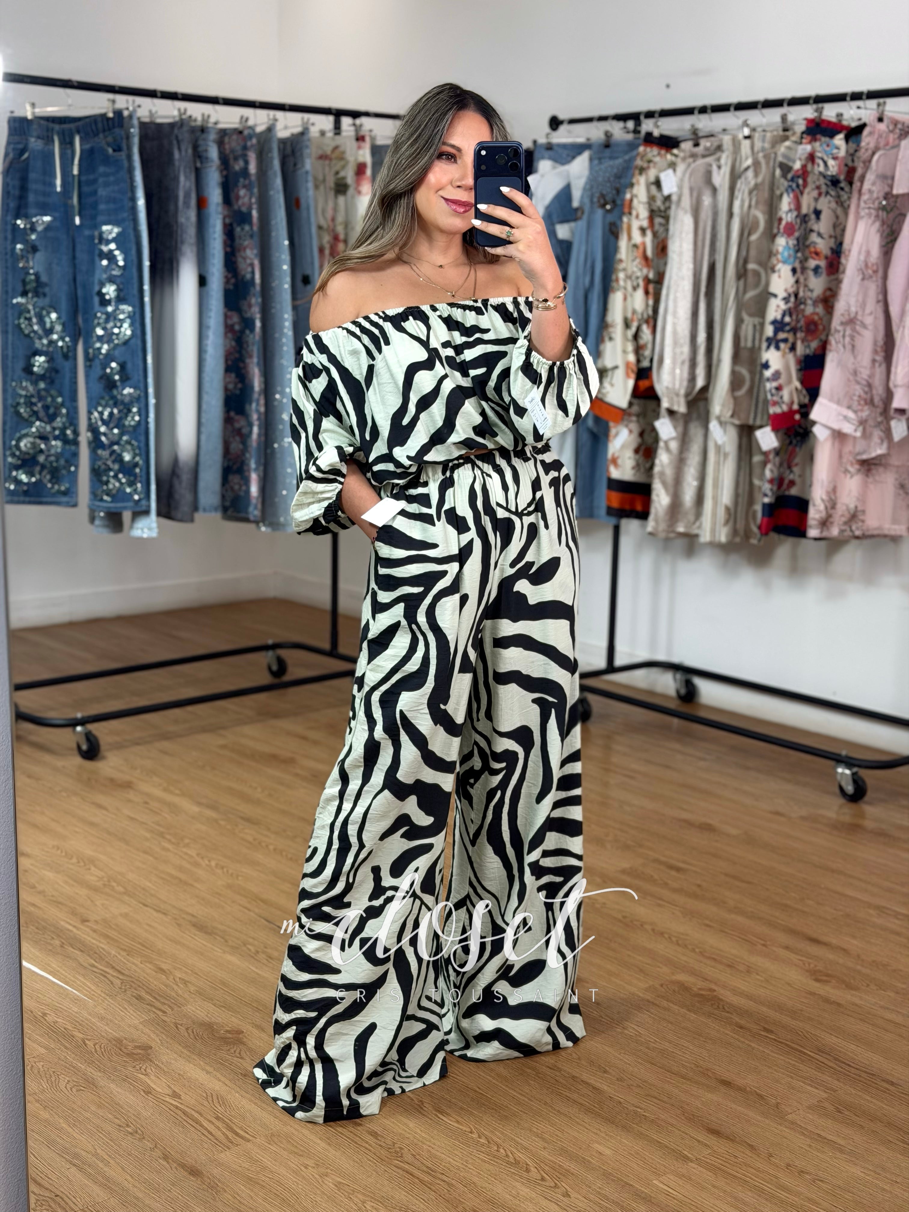 CONJUNTO LIGERO DE PANTALÓN PALAZZO Y BLUSA CORTA GLOBO