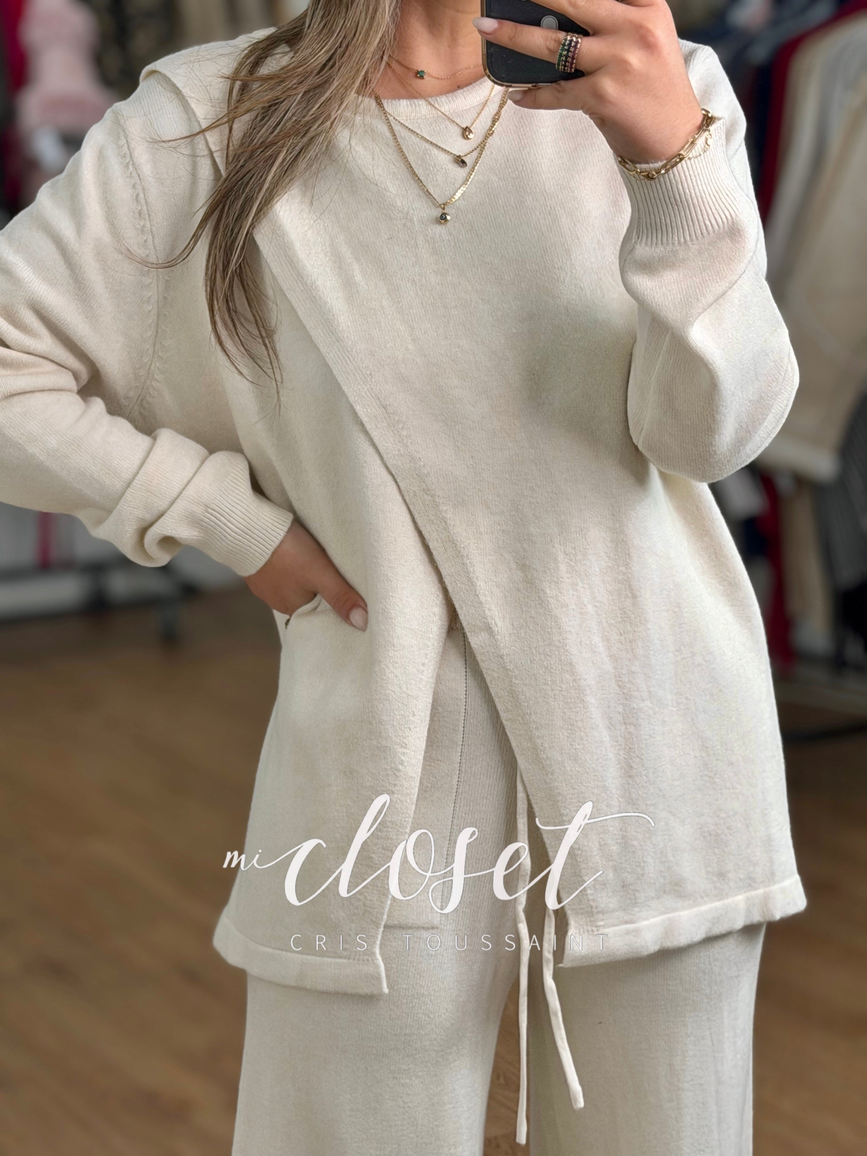 CONJUNTO DE PANTS SEMI GRUESO, SÚPER CALIENTITO, SUAVE; CON ABERTURA ASIMÉTRICA EN FRENTE