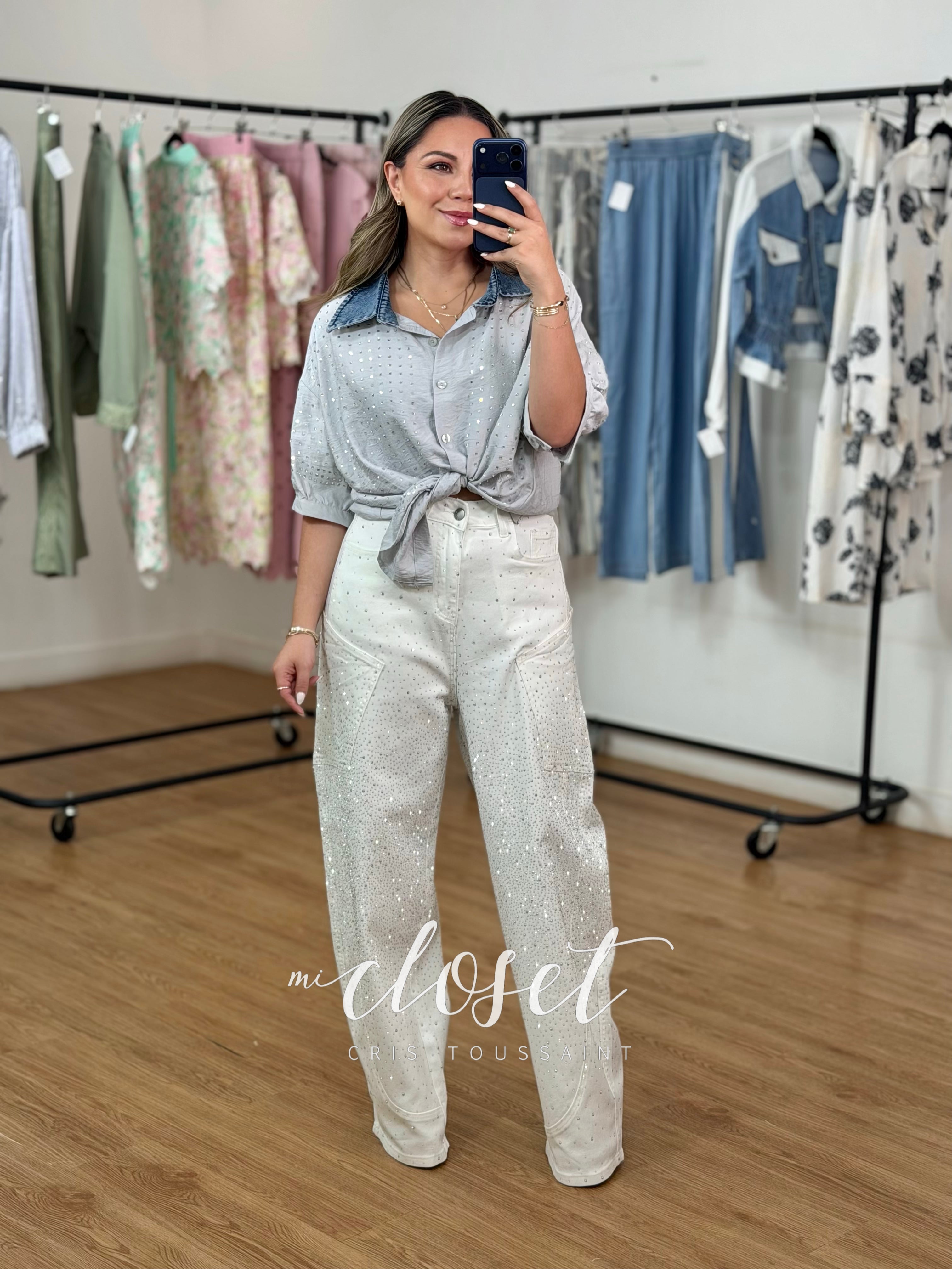 JEANS SÚPER STRETCH TIPO BARREL CON CHISPAS DE BRILLOS POR DELANTE Y DETRÁS
