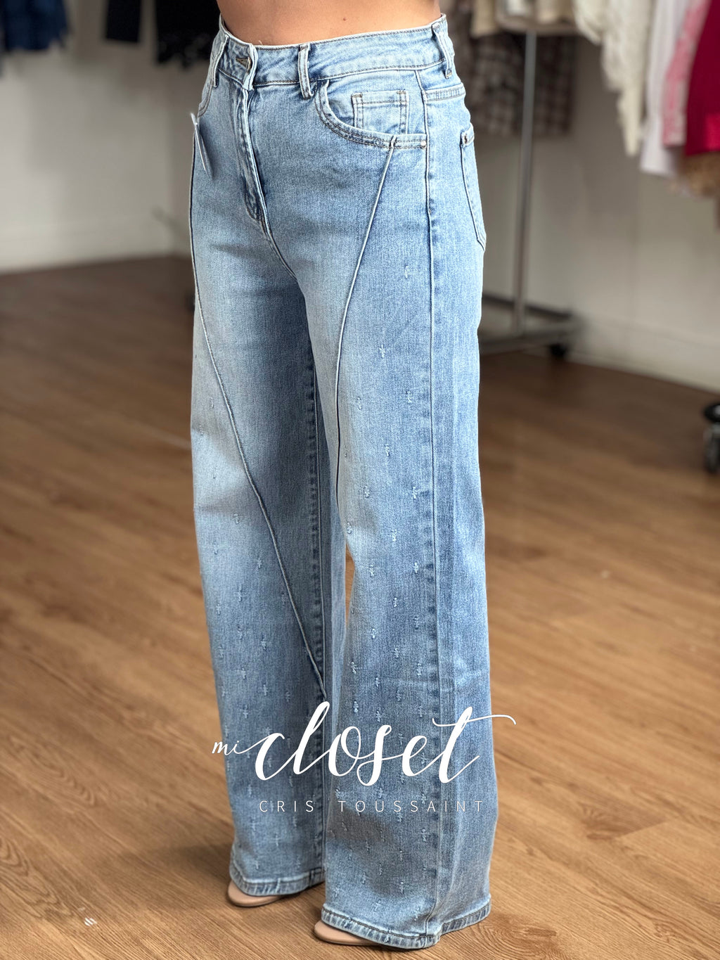 JEANS RECTOS SÚPER STRETCH CON DETALLES DE TEXTURA