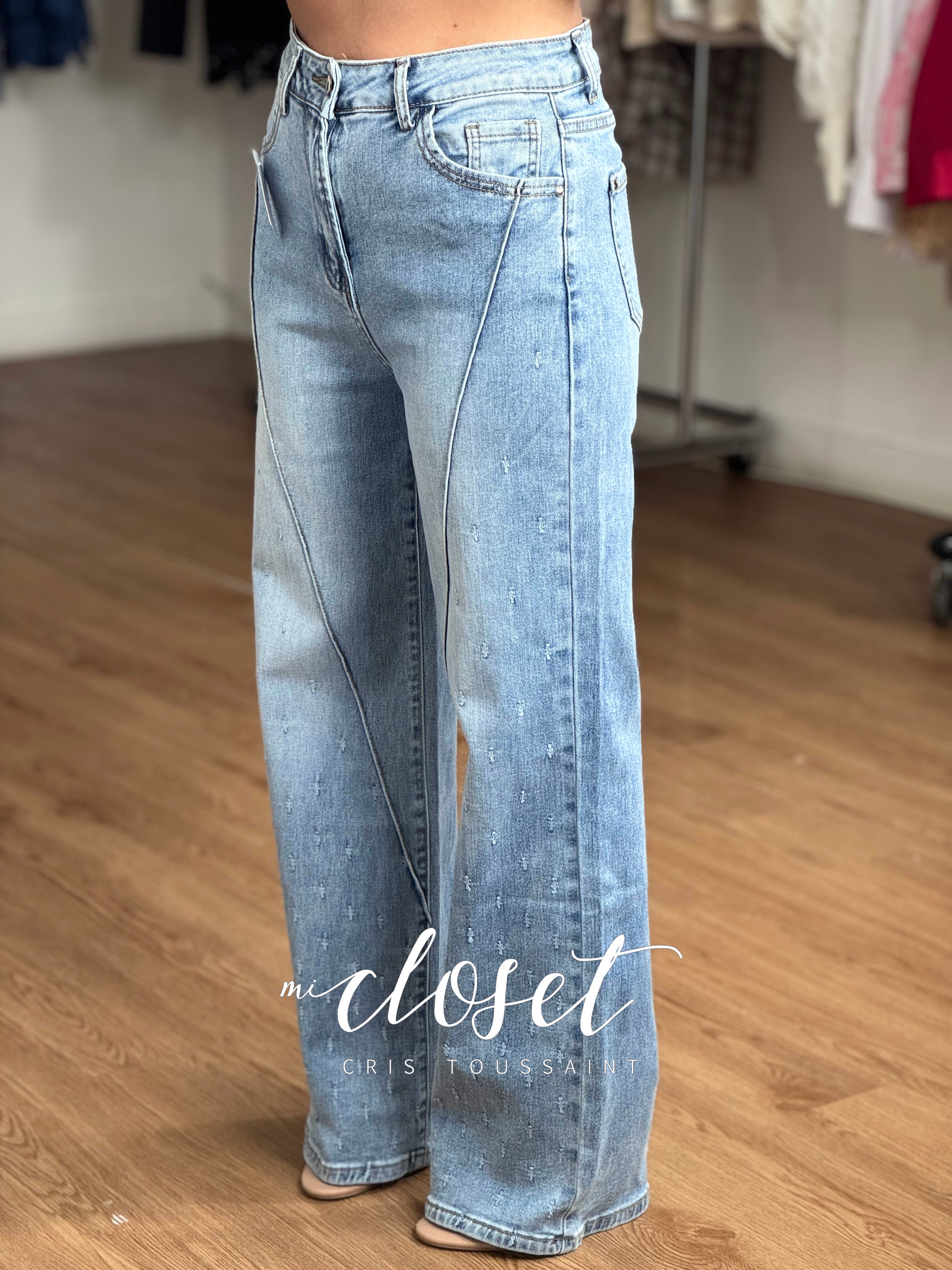 JEANS RECTOS SÚPER STRETCH CON DETALLES DE TEXTURA
