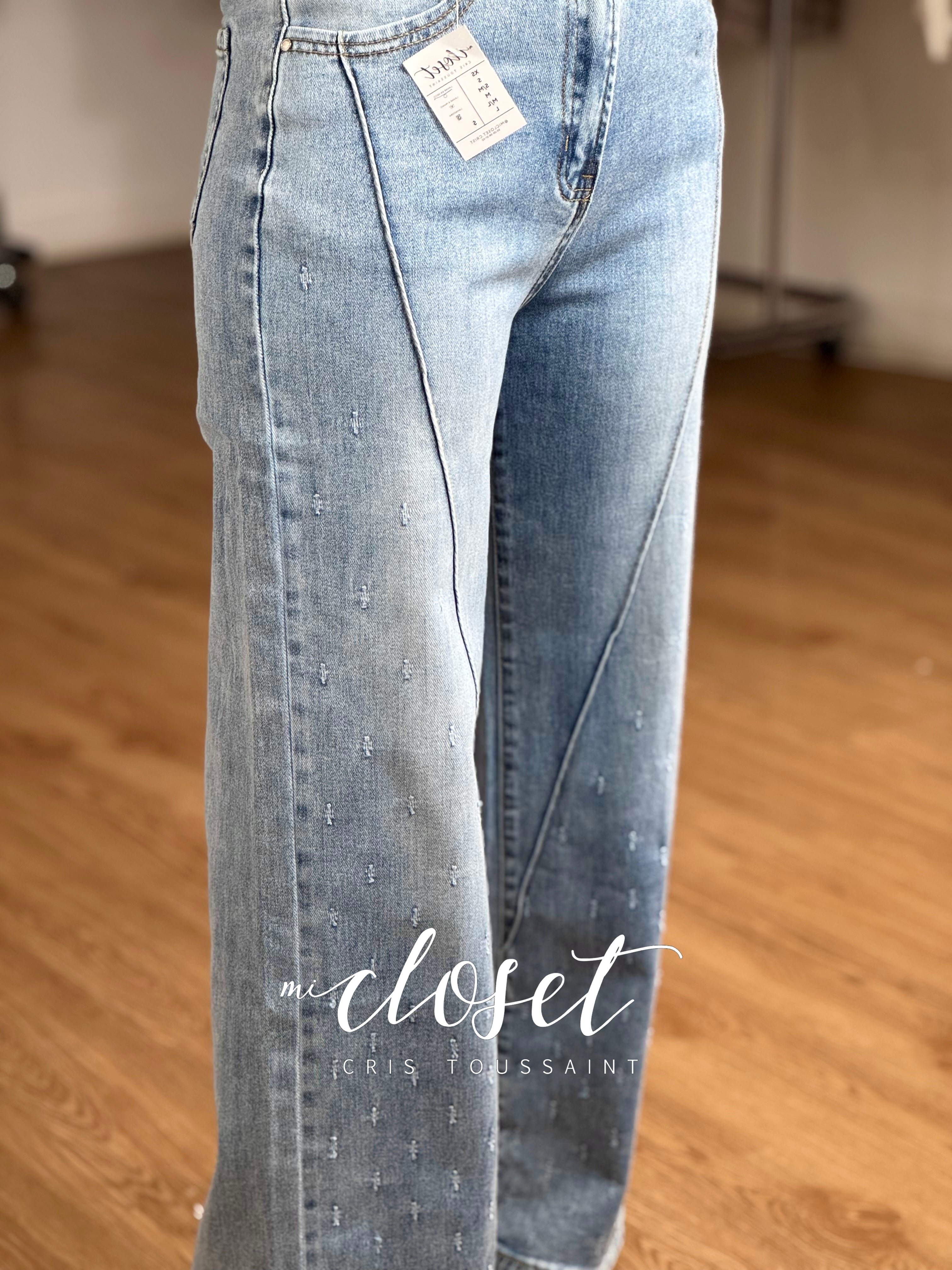 JEANS RECTOS SÚPER STRETCH CON DETALLES DE TEXTURA