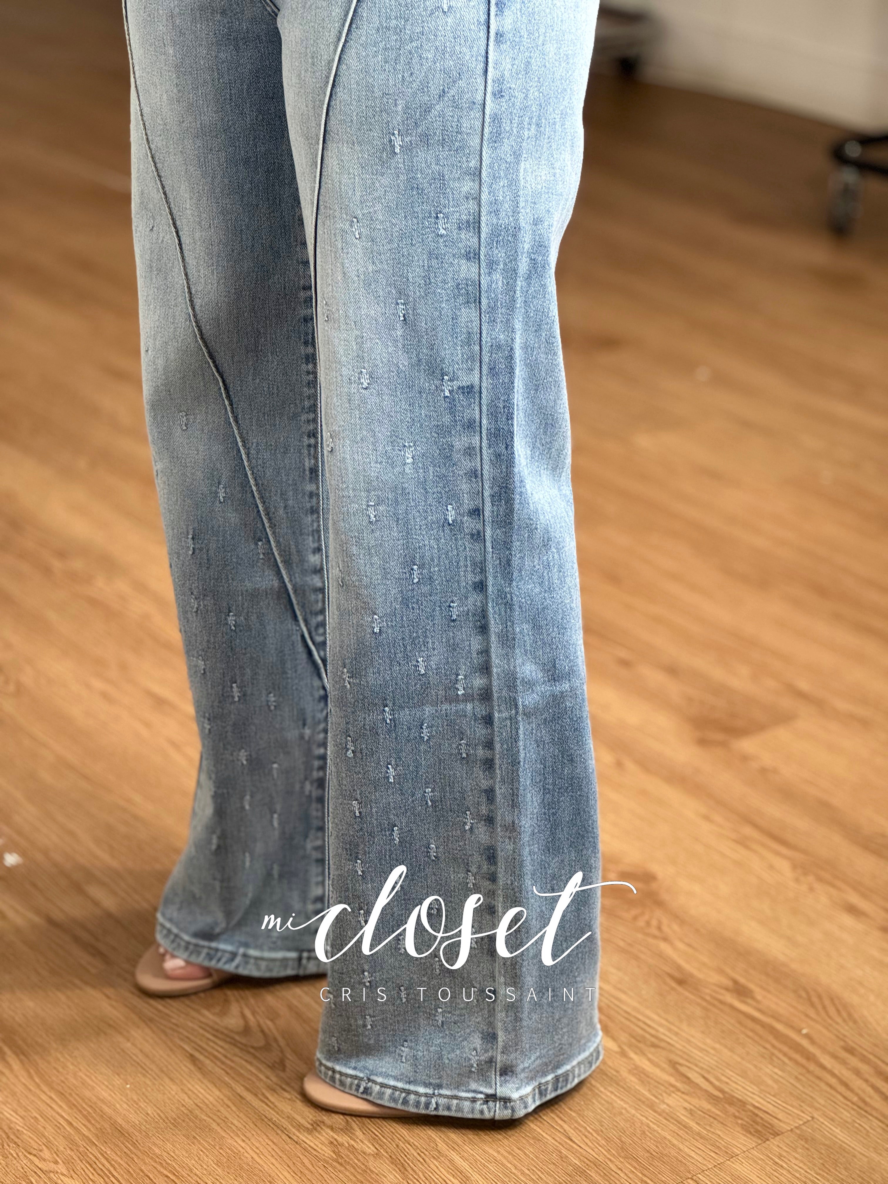 JEANS RECTOS SÚPER STRETCH CON DETALLES DE TEXTURA