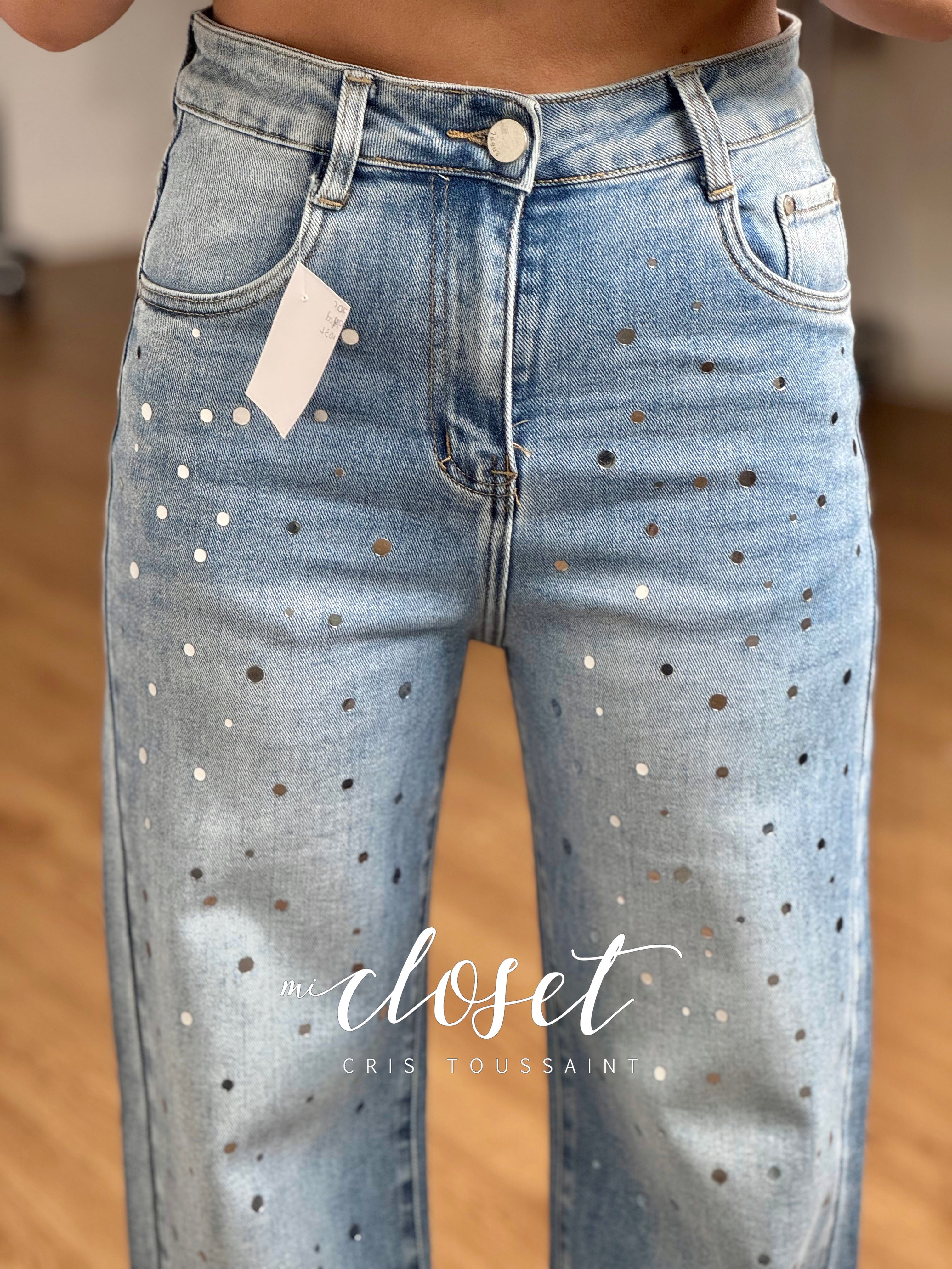 JEANS SUPER STRETCH CON BOLITAS DE ESPEJO CORTE FLARE