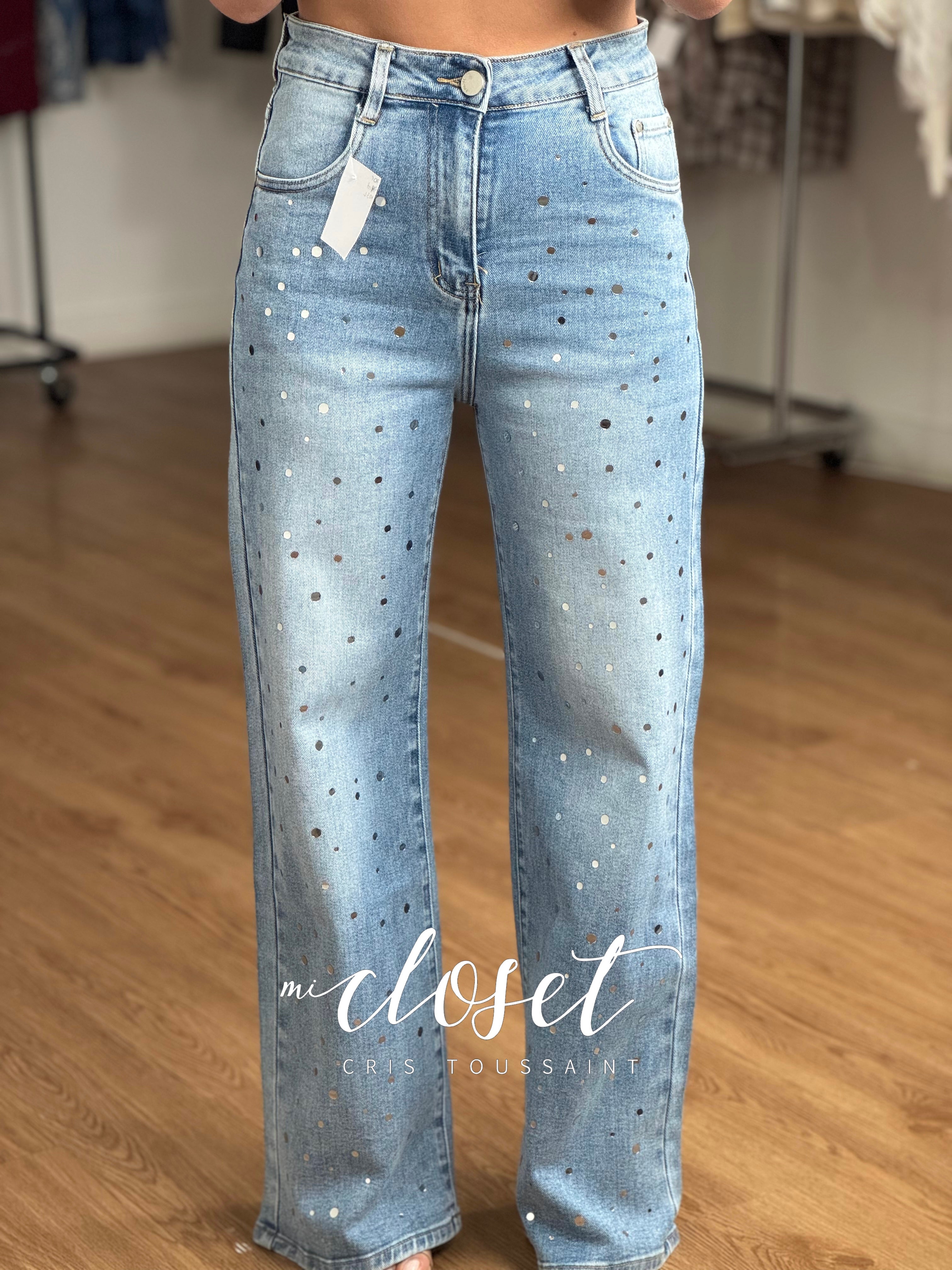 JEANS SUPER STRETCH CON BOLITAS DE ESPEJO CORTE FLARE