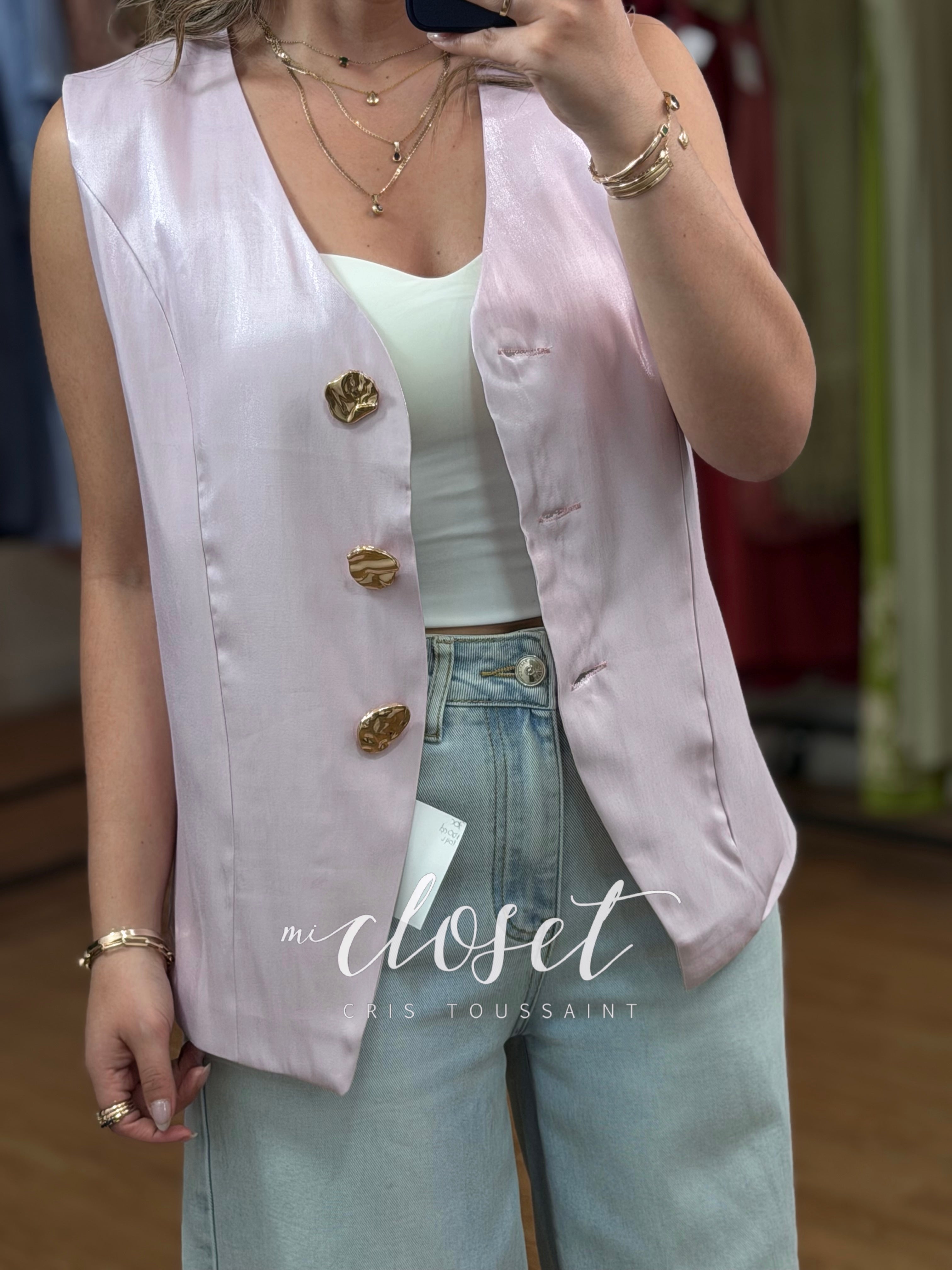 CHALECO ROSA SATINADO CON FORRO Y BOTONES DORADOS GRANDES