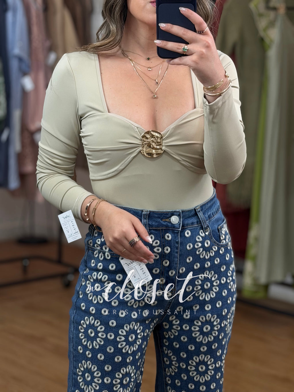 BODY DE ALTA COMPRESIÓN CON COPA Y BROCHE DORADO